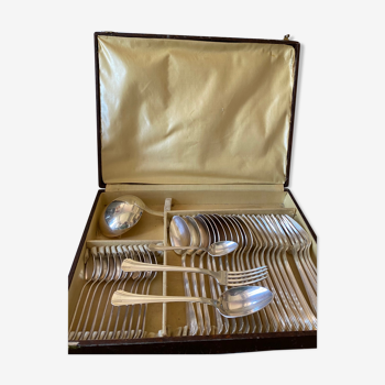 Silver metal cutlery set