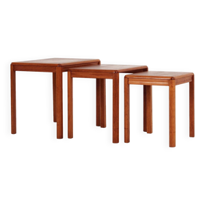 Ensemble de trois tables