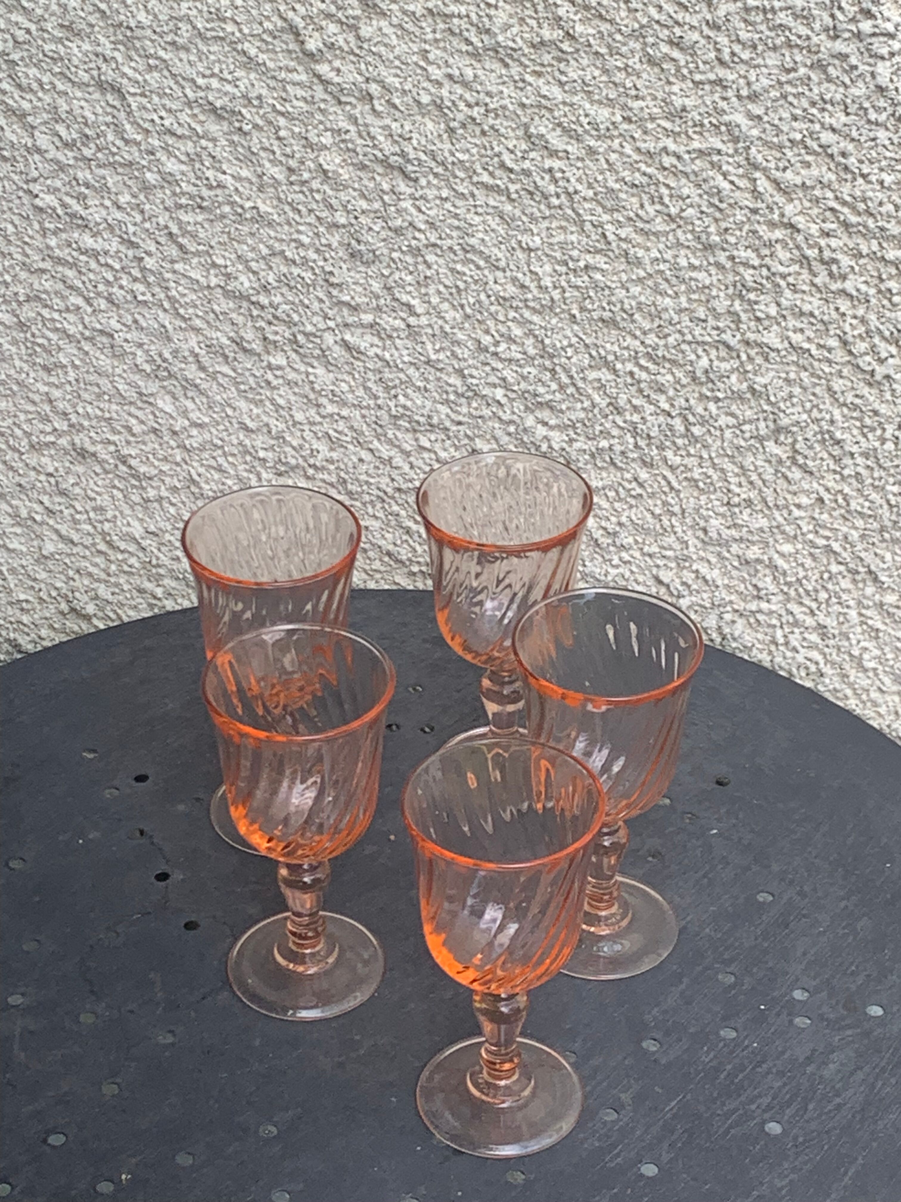 5 Rosaline wine glasses in twisted pink glasses, stamped France Vintage 1950/60