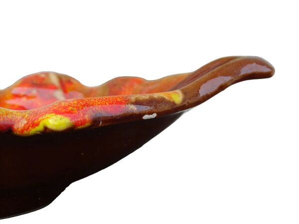 Grand bol vintage français en faïence de Vallauris, en forme de feuille