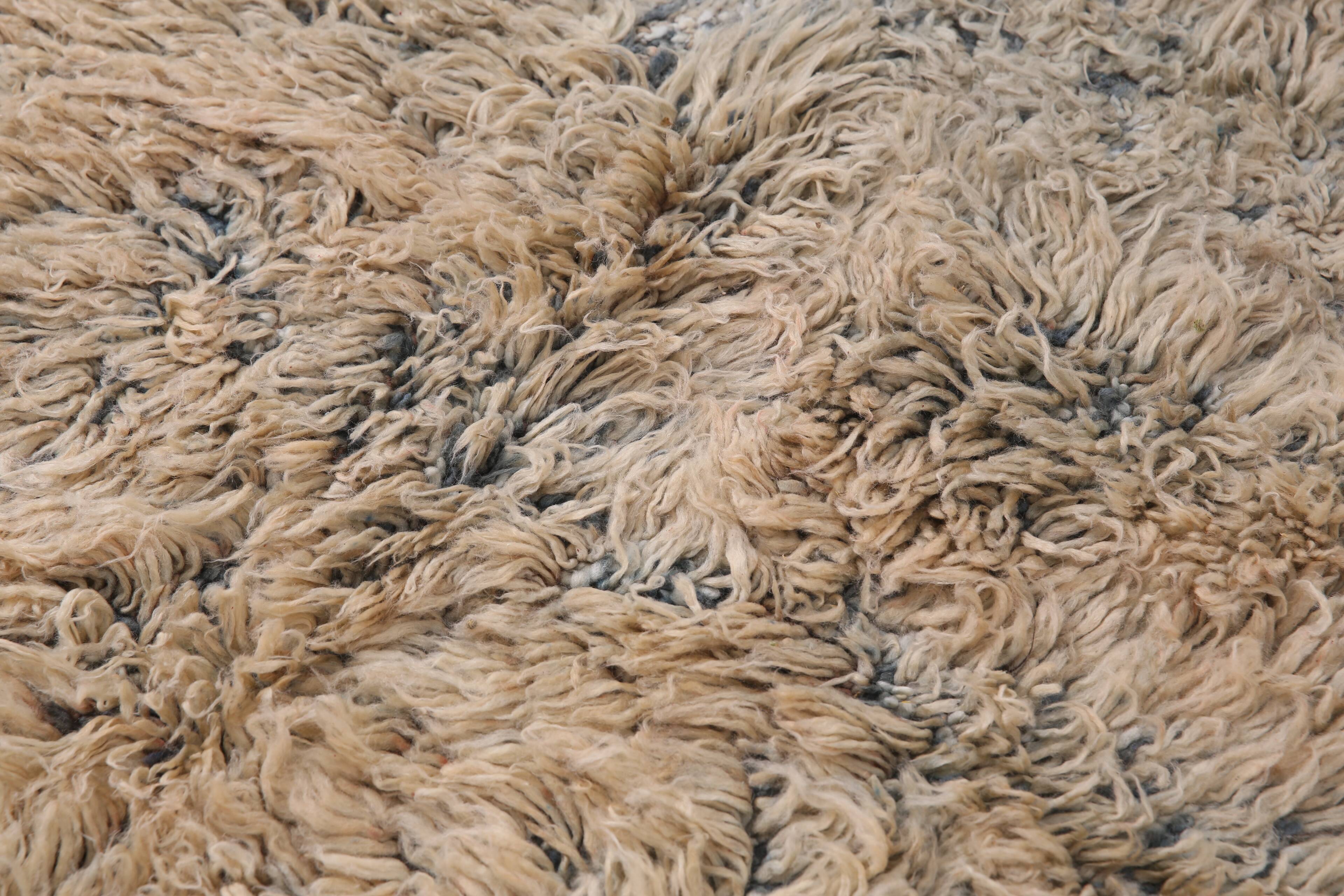 Shag Vintage Moroccan Rug 202 x 325 cm - Berber Wool Rug - Handmade Rug