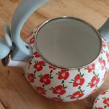 Théière en tôle émaillée