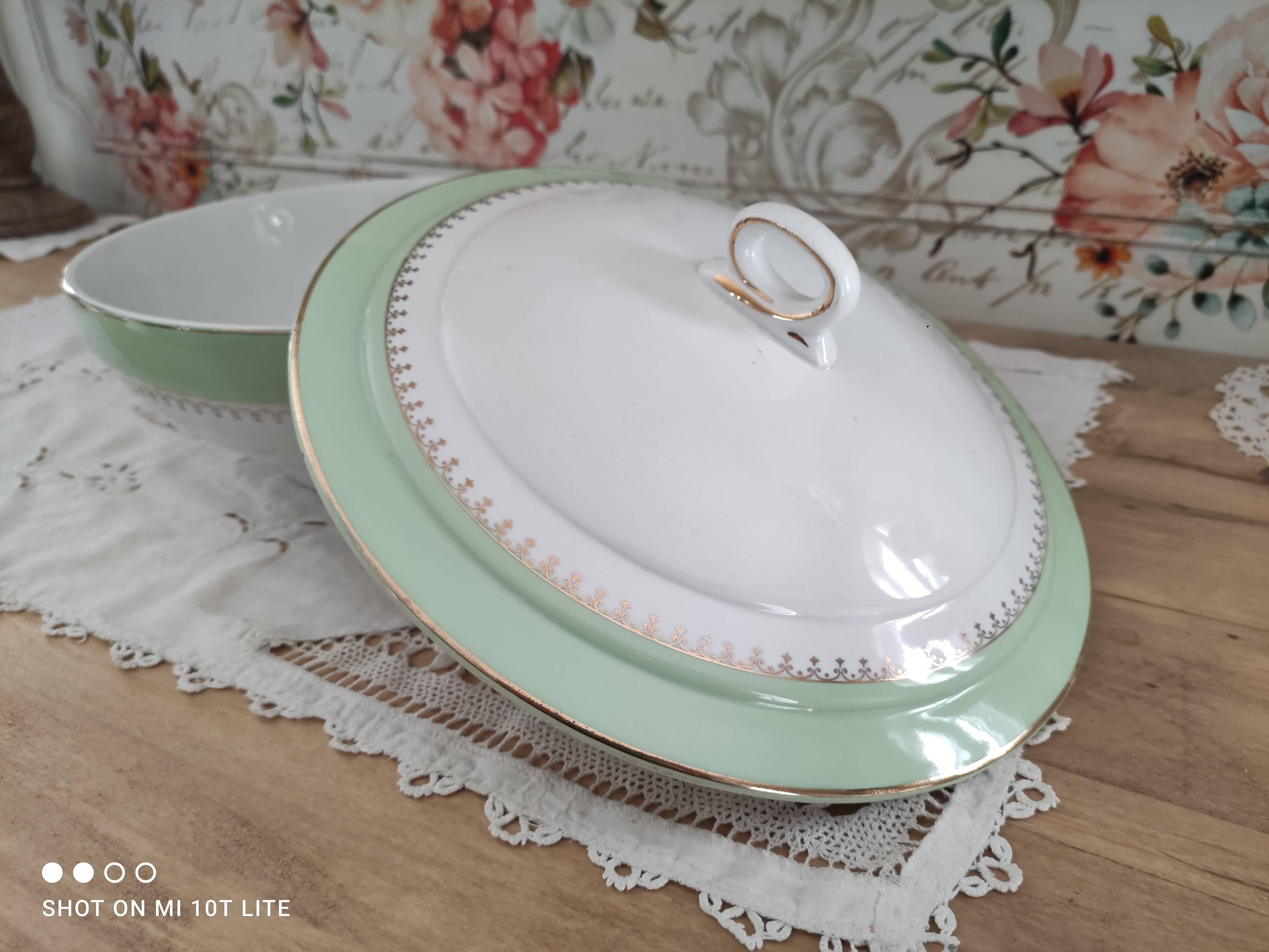 Soup tureen in water green with golden frieze, Cafés Lemaire.