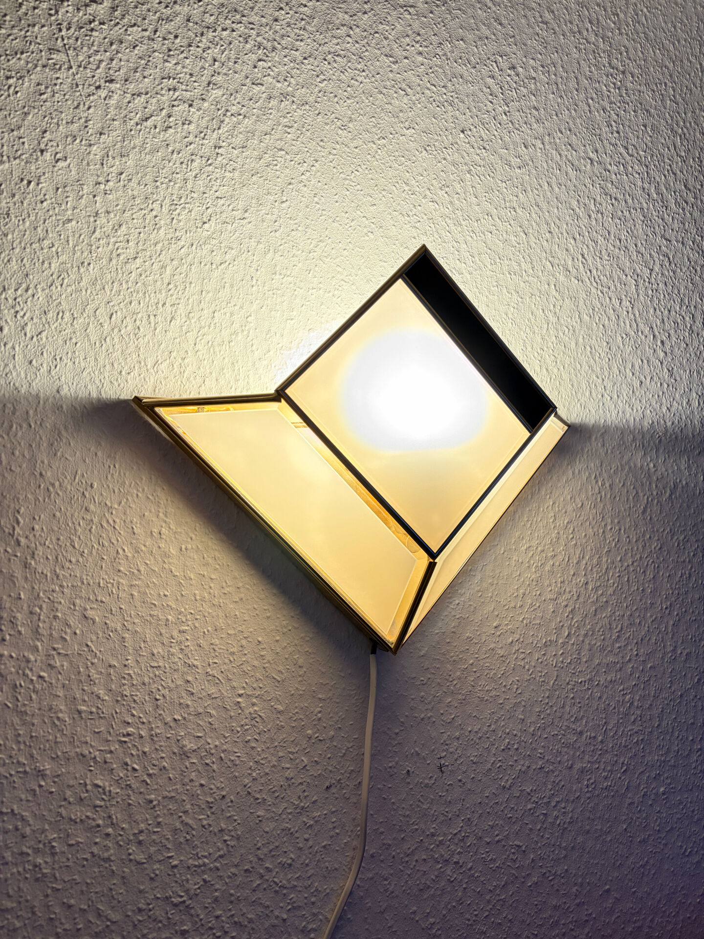 Vintage wall light — Italian design, 1970s
