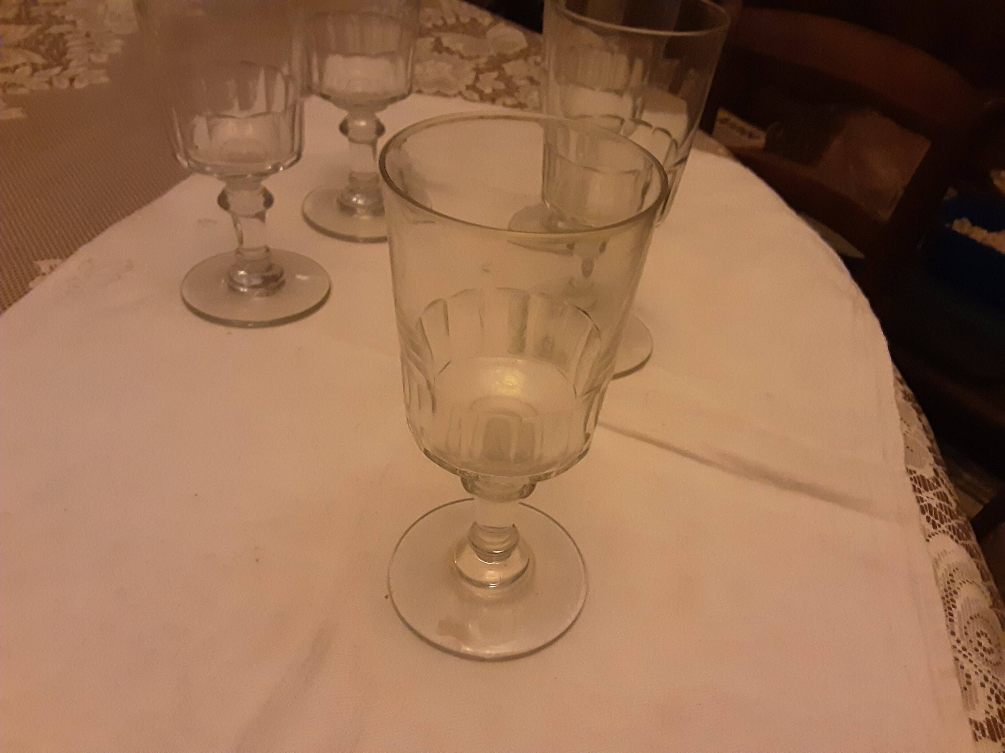5 verres anciens presses moules