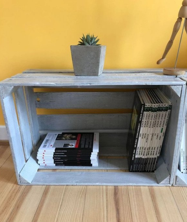 Shelf box in gray wood lazurée