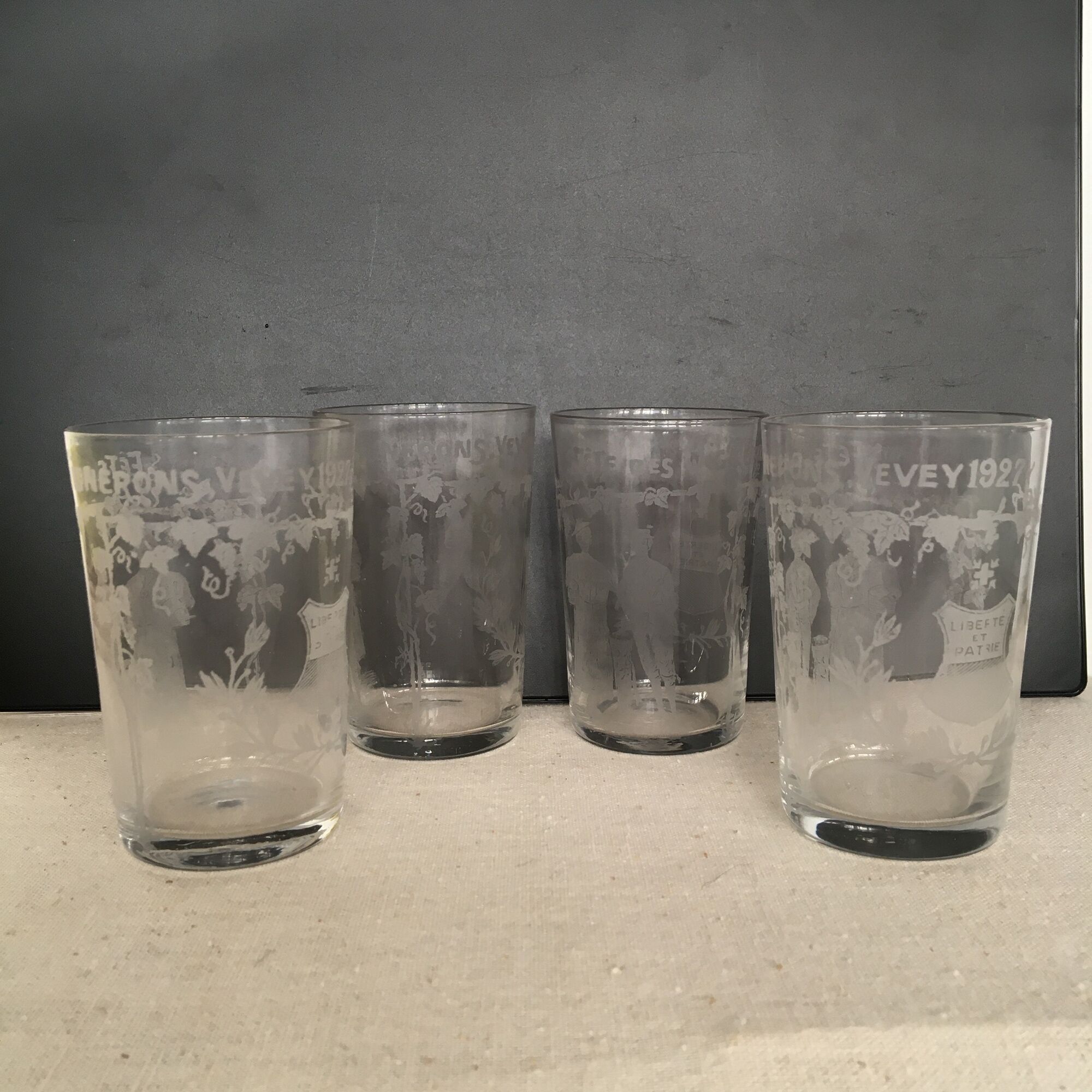 Set of 4 engraved cups "Vevey winegrowers' festival 1927"