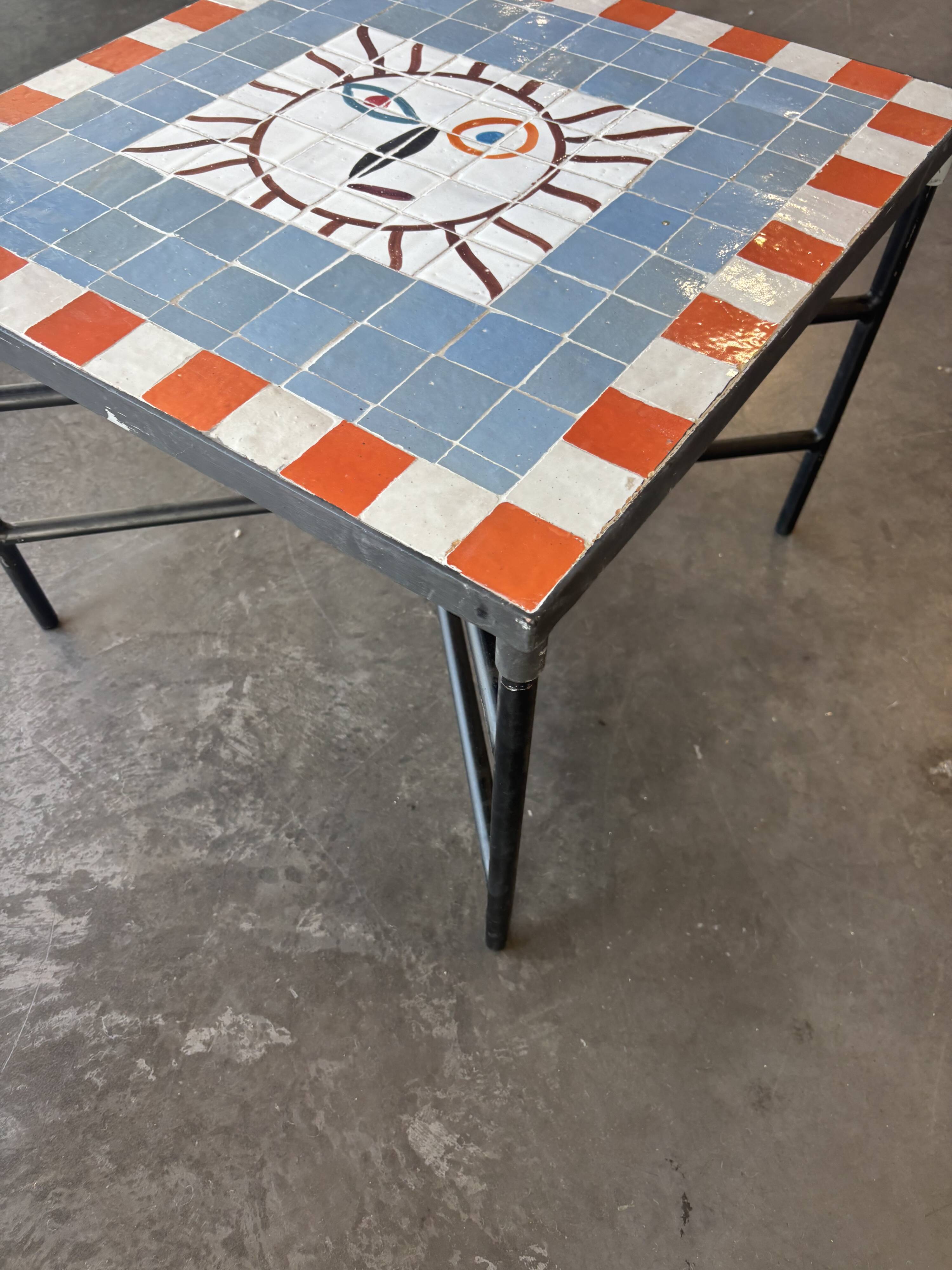 Square zellige coffee table, abstract face – 60 × 60 cm