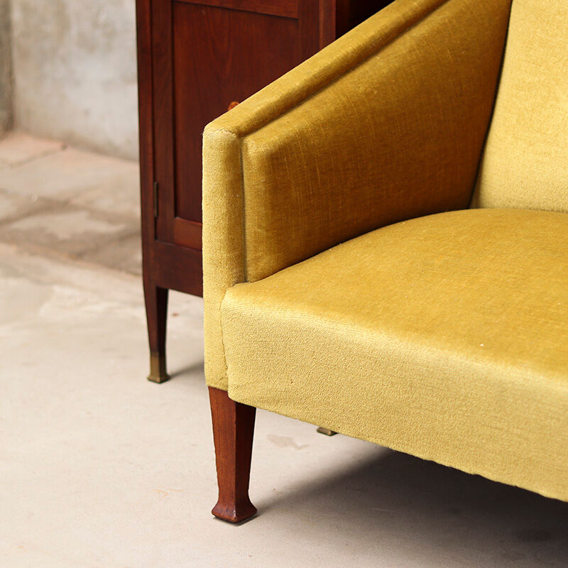 Antique Mahogany Cozy Corner