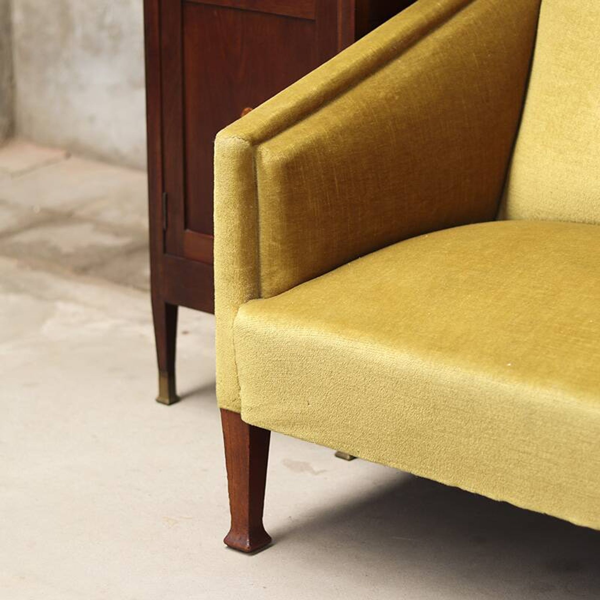 Coin cosy en acajou antique