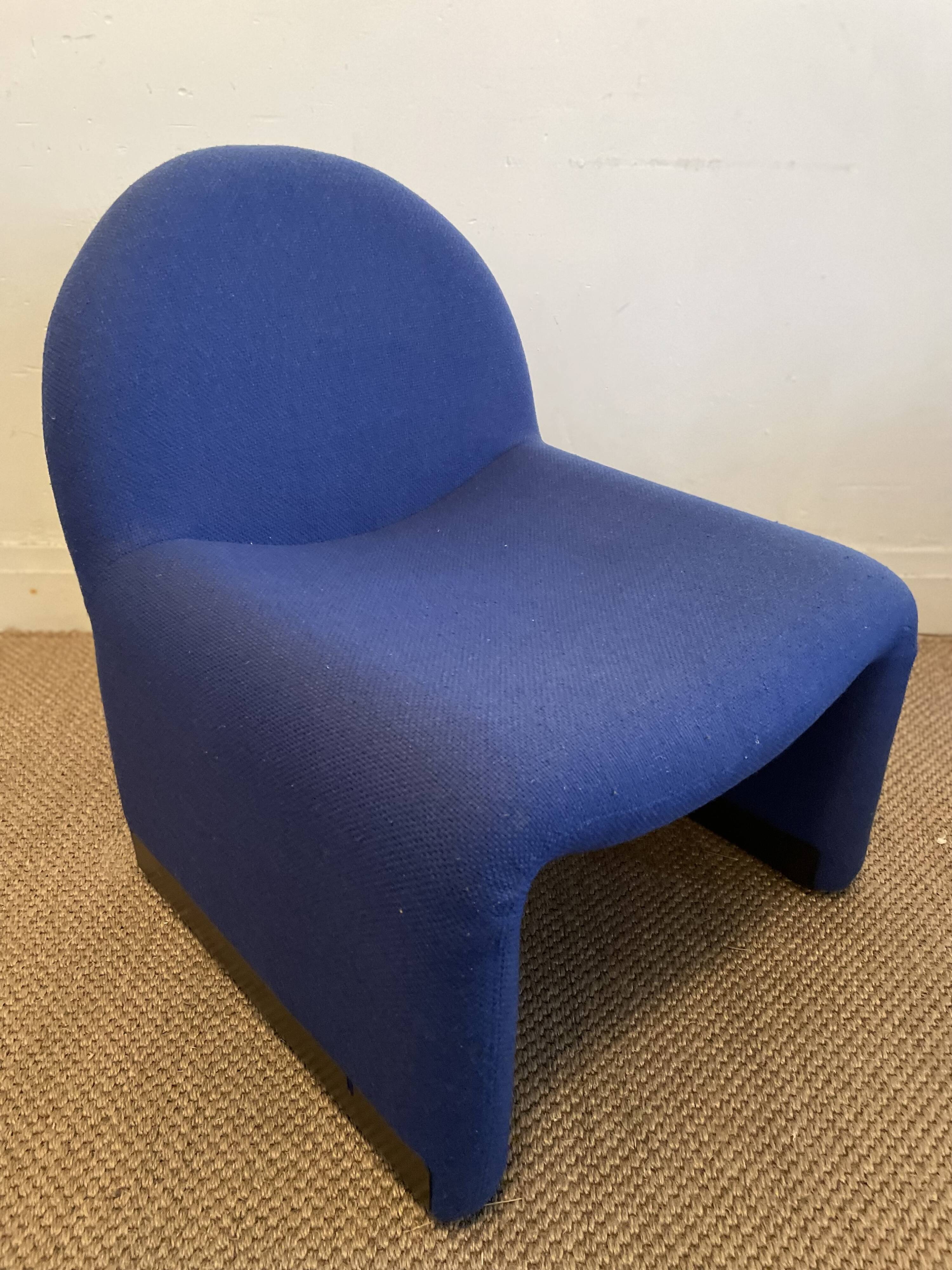 Atal armchair