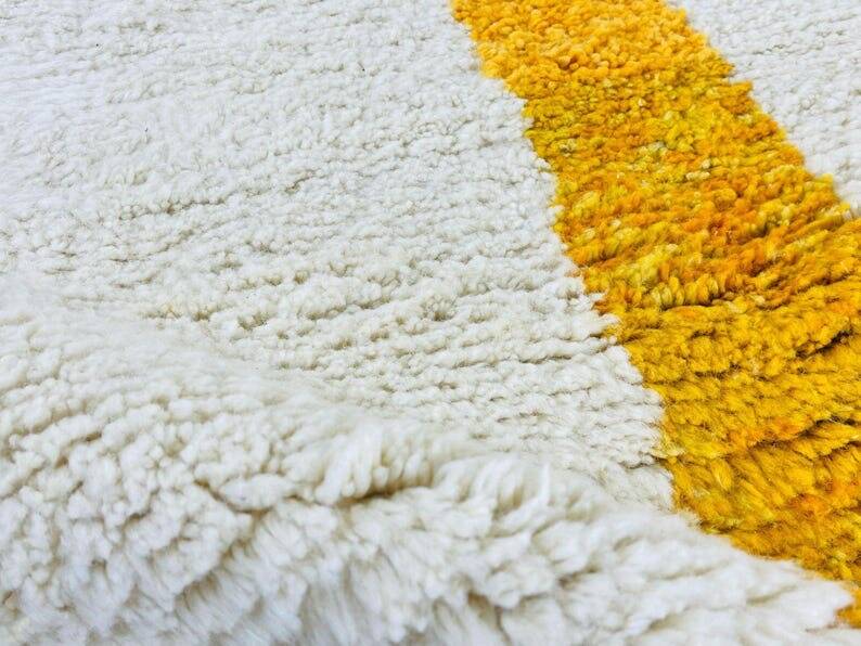 Authentic handwoven Beni Ourain rug, size 1.5/2.5 m.