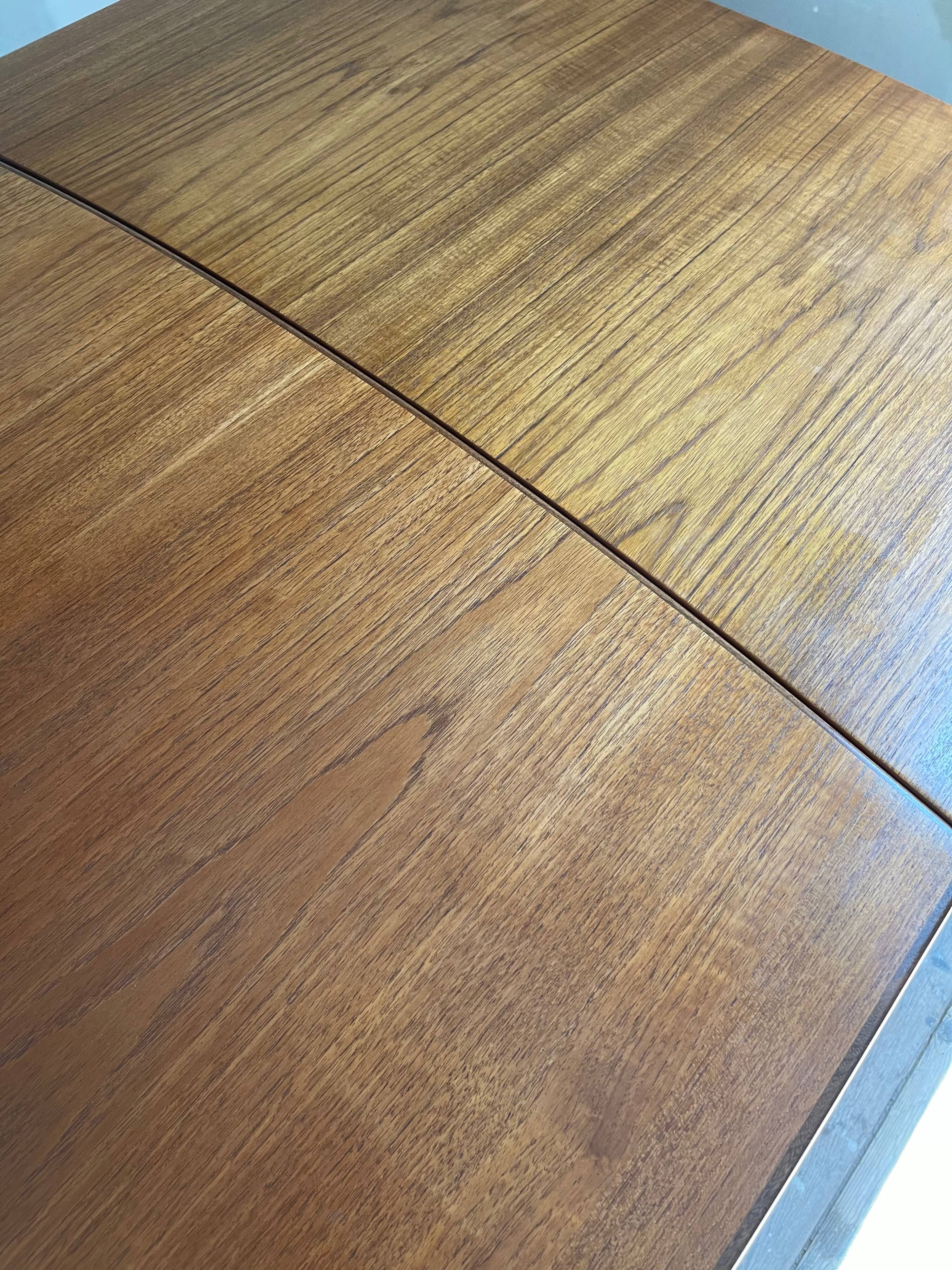 Scandinavian table in tack