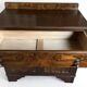 Commode ancienne en loupe de noyer – 1 tiroir et 2 portes
