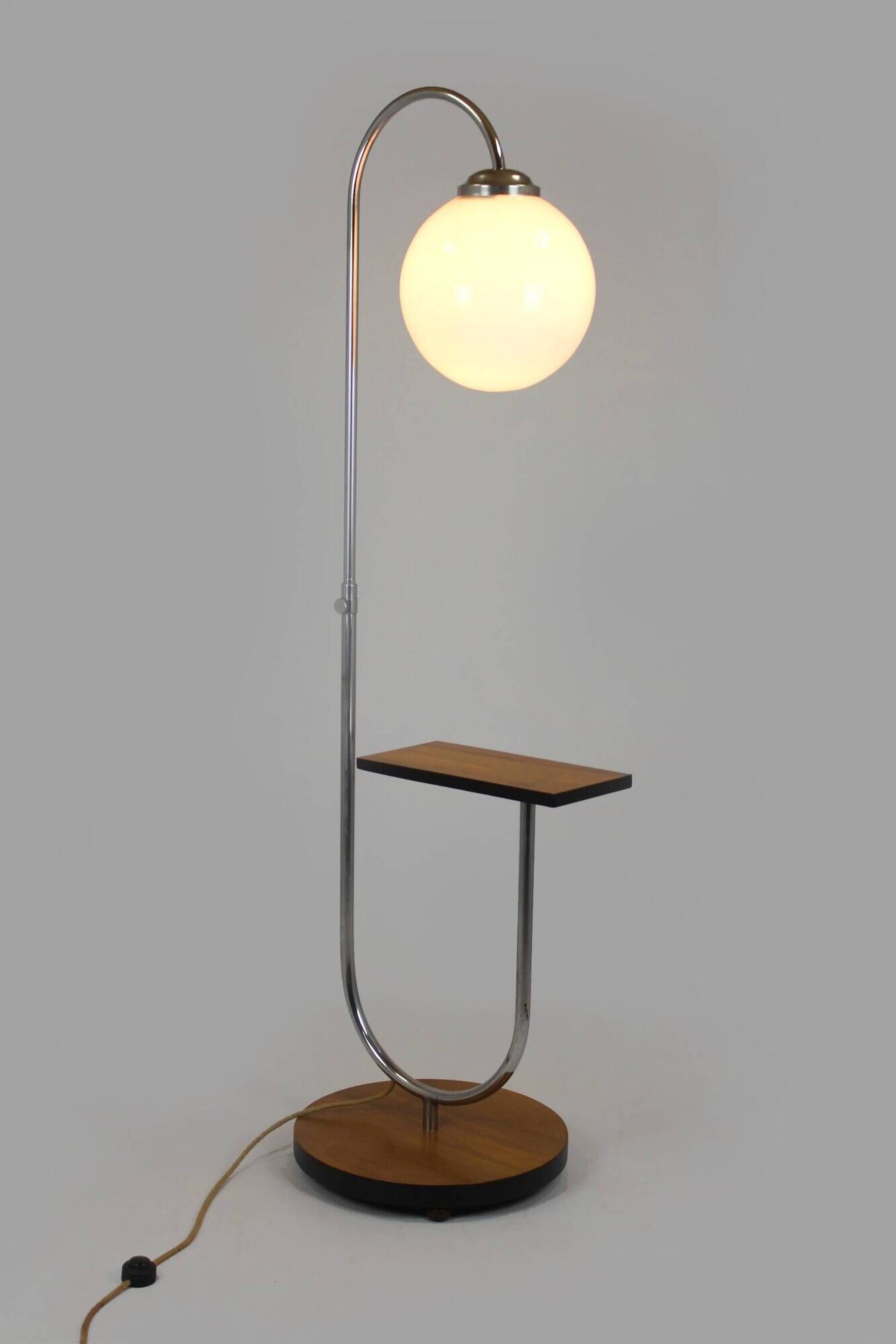 Lampadaire Art Déco Bauhaus restauré par Jindrich Halabala, 1940s