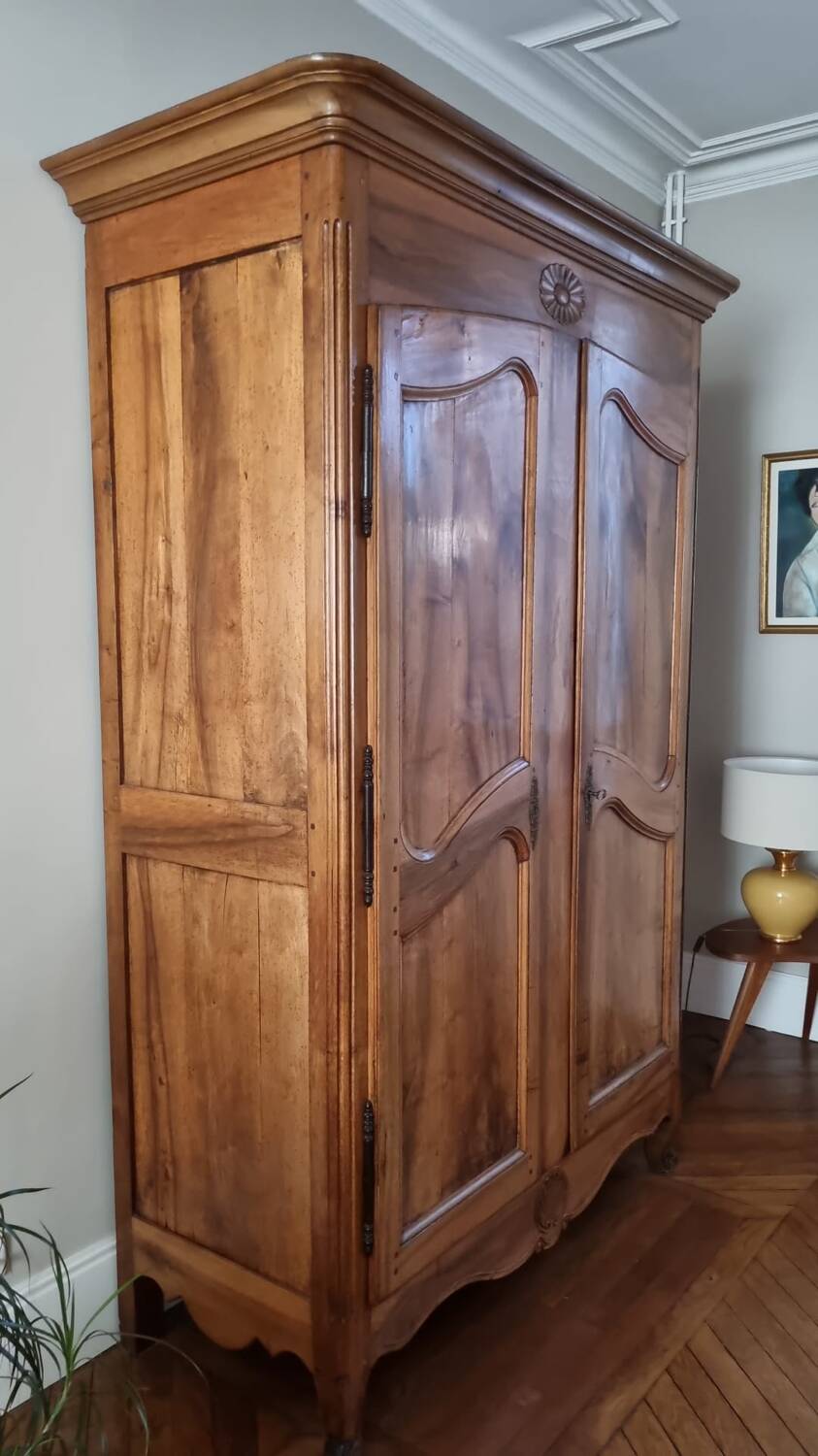 Armoire en noyer XIXeme siècle