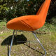 Fauteuil vintage orange et pied chromé