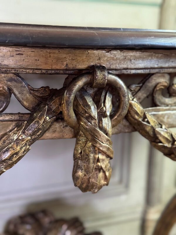Console transition en bois sculpté et doré, France, XVIIIe siècle