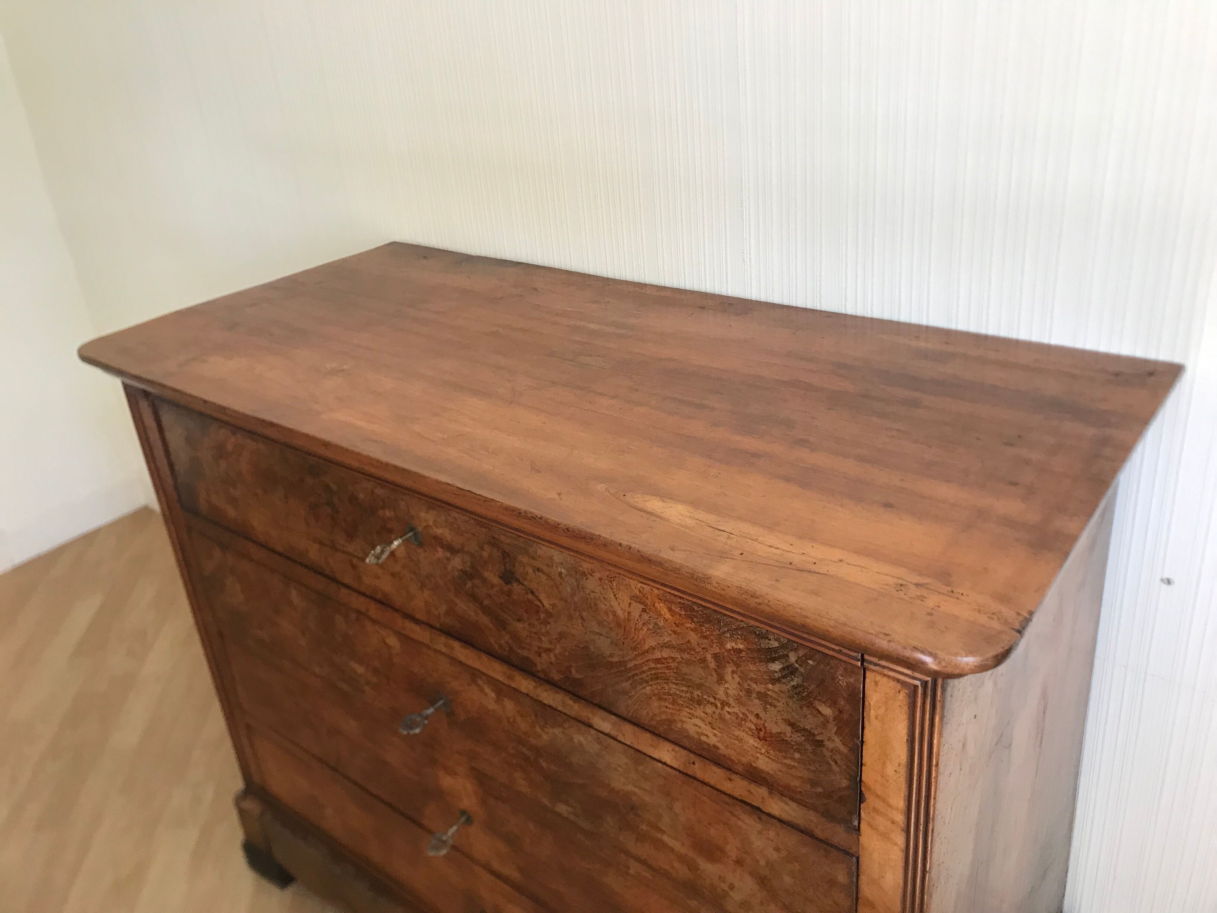 Convenient secretary