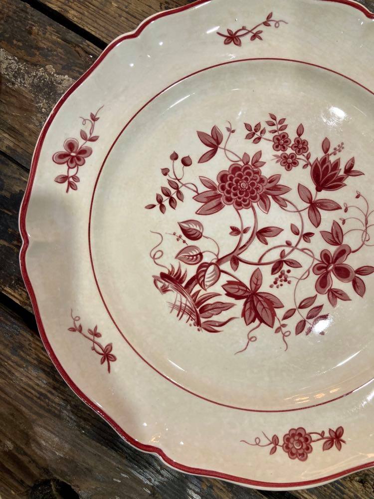 Lot of 5 plates Villeroy - Boch model Frisco red