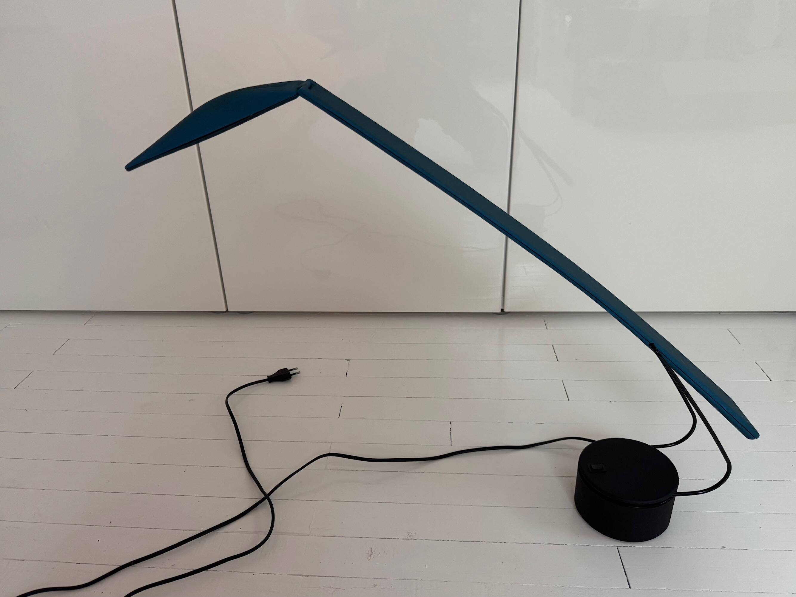 Dove desk lamp from the 1980s