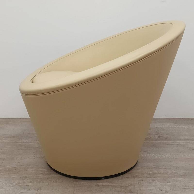 Girola armchair from Tacchini in beige leather.