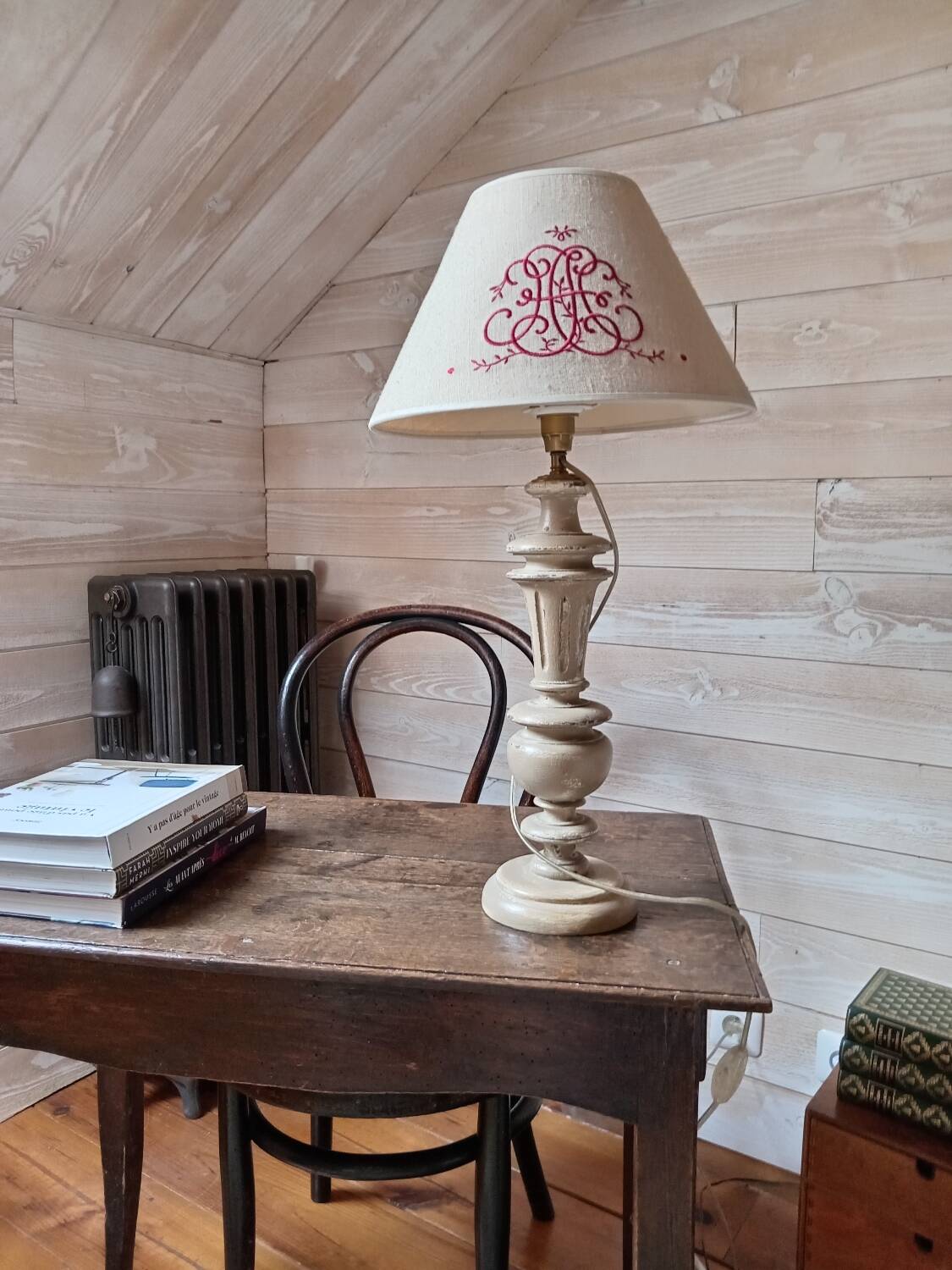 Table lamp
