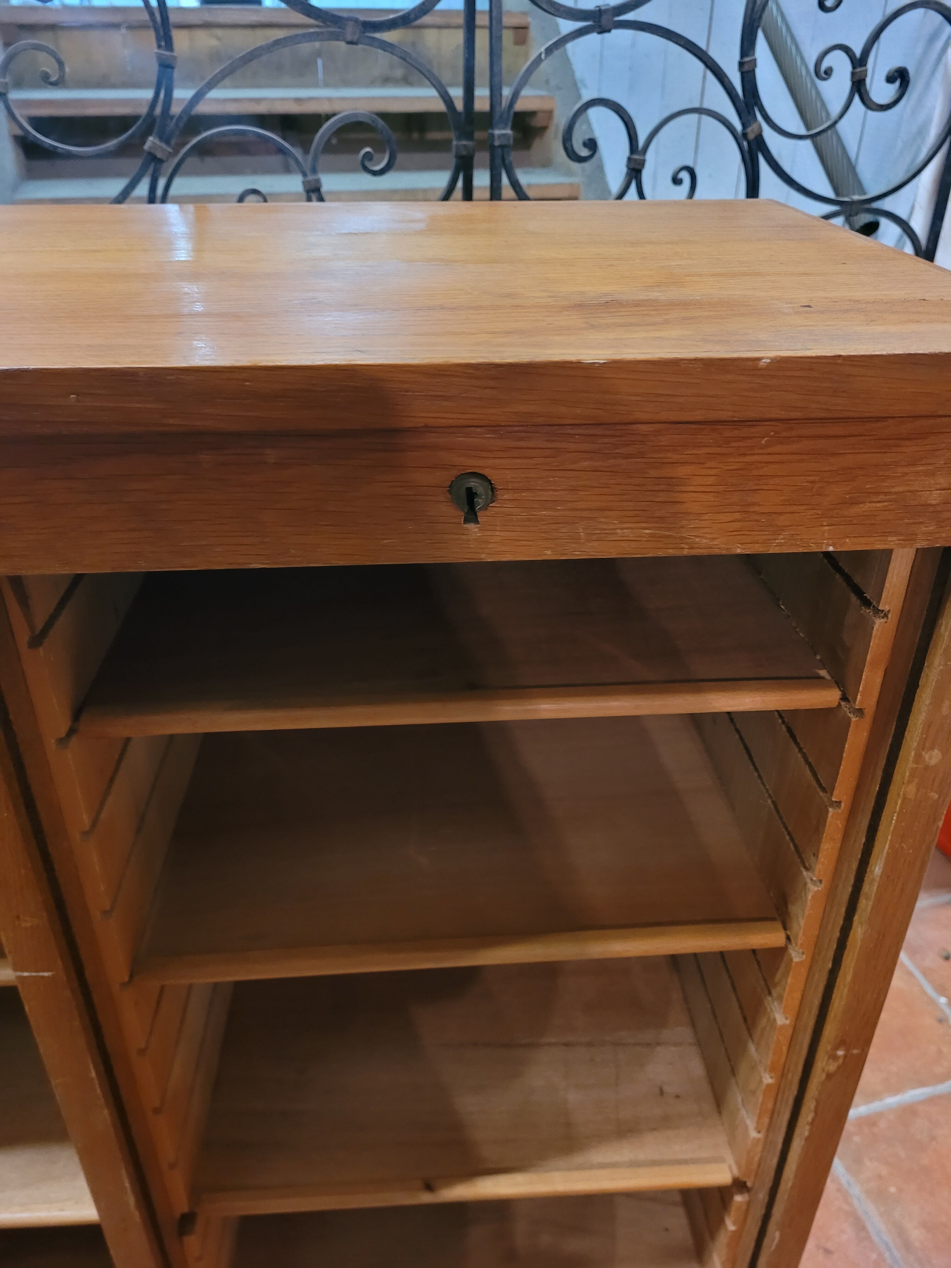 Double binder with curtains