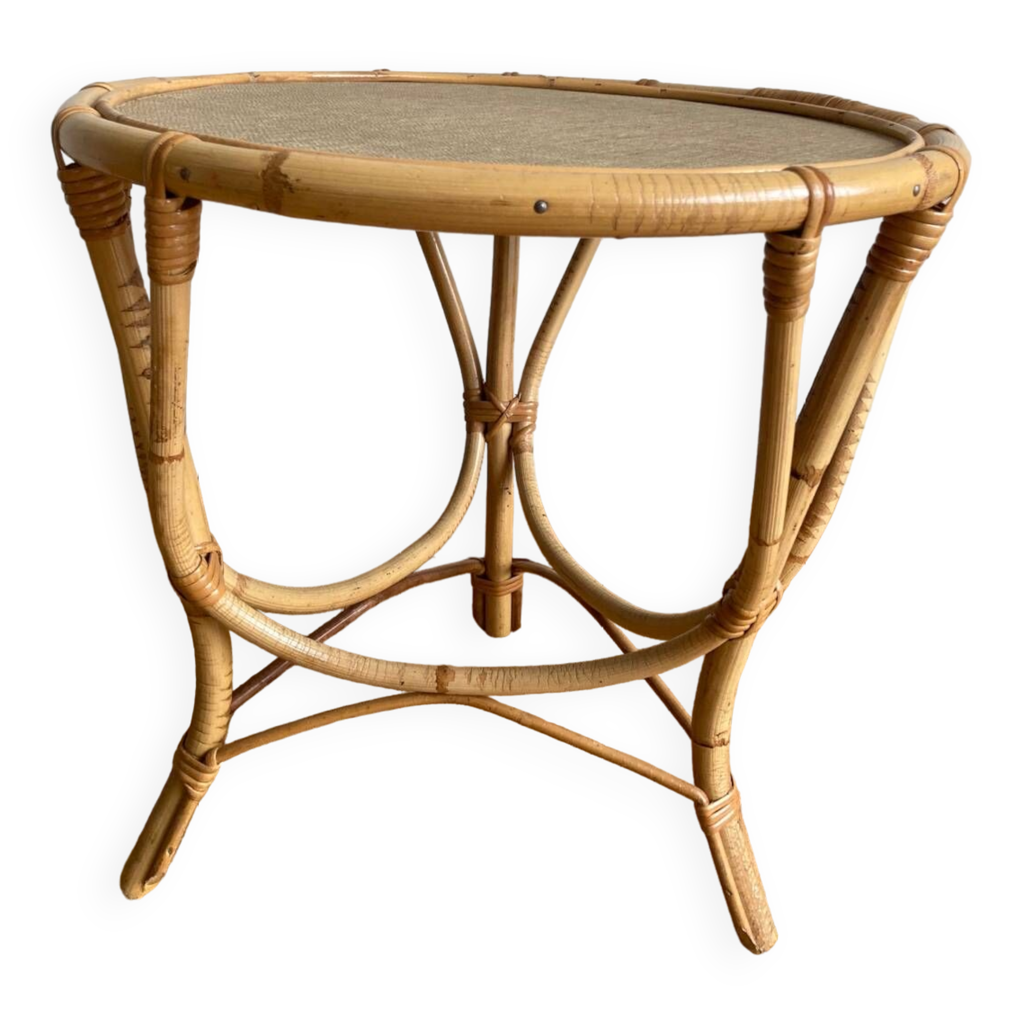 Round rattan coffee table