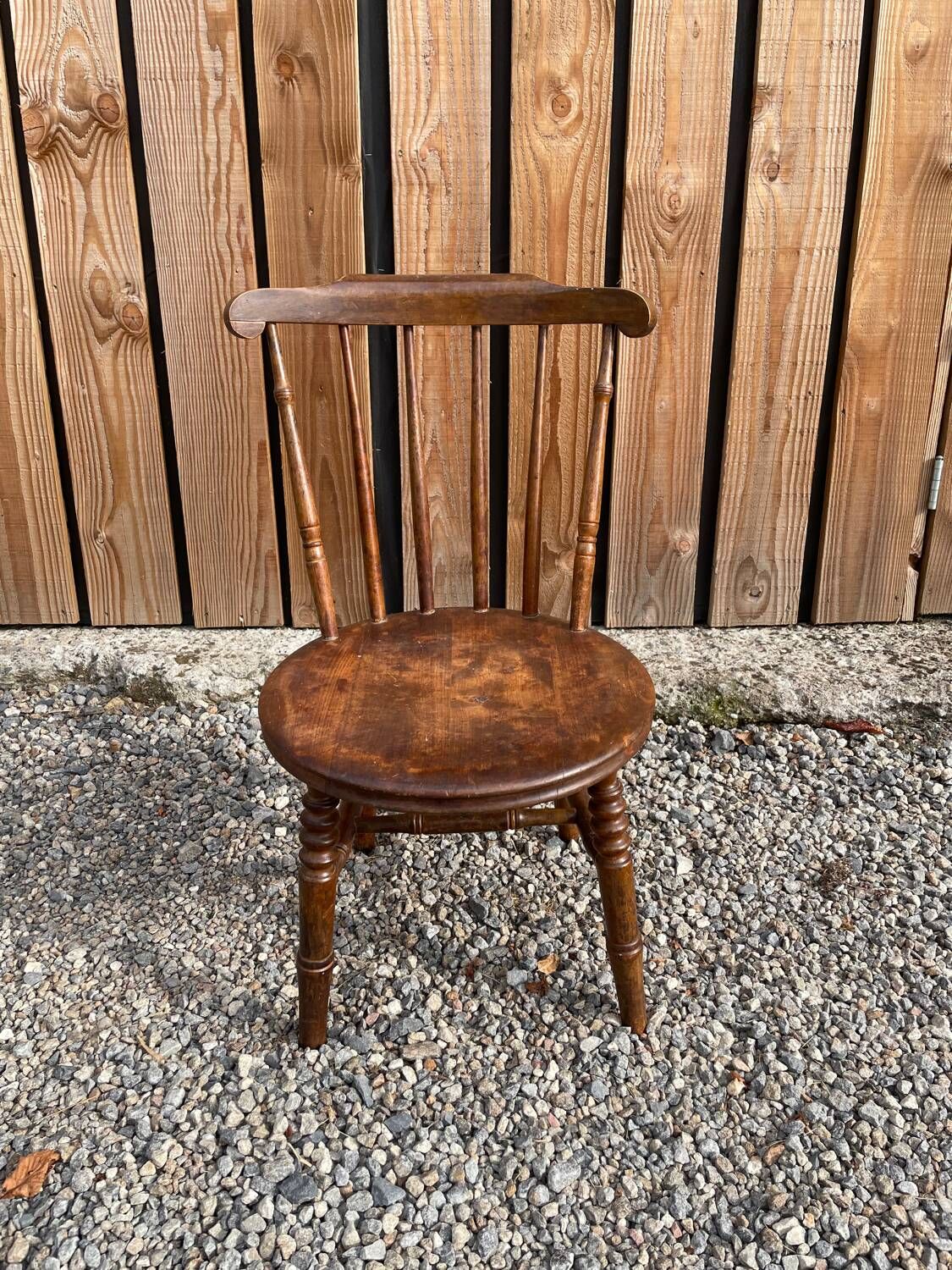Edwardian Windsor chair in walnut, fully stamped, Swedish ibex penny style