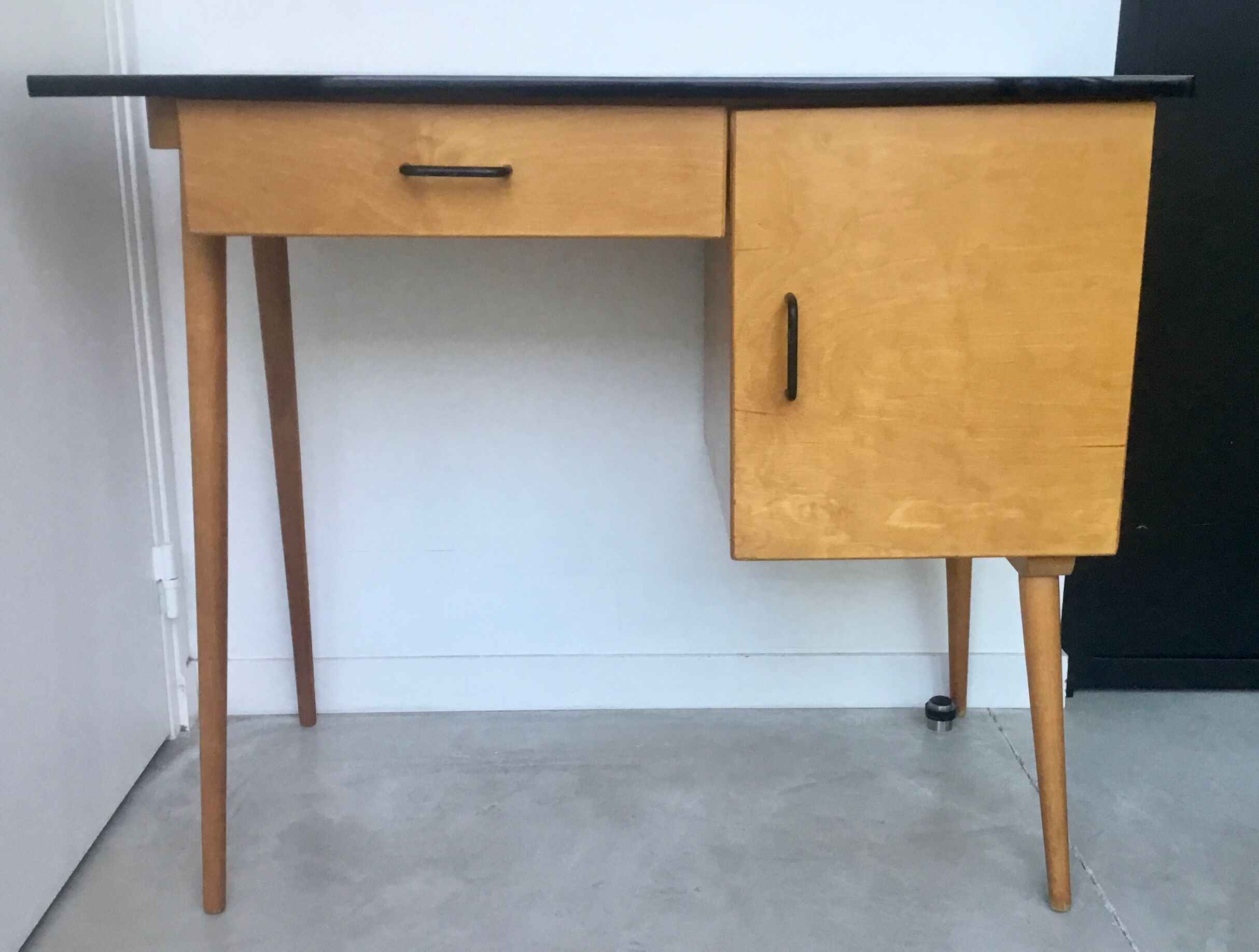 Bureau baumann vintage pieds fuselés - 1960