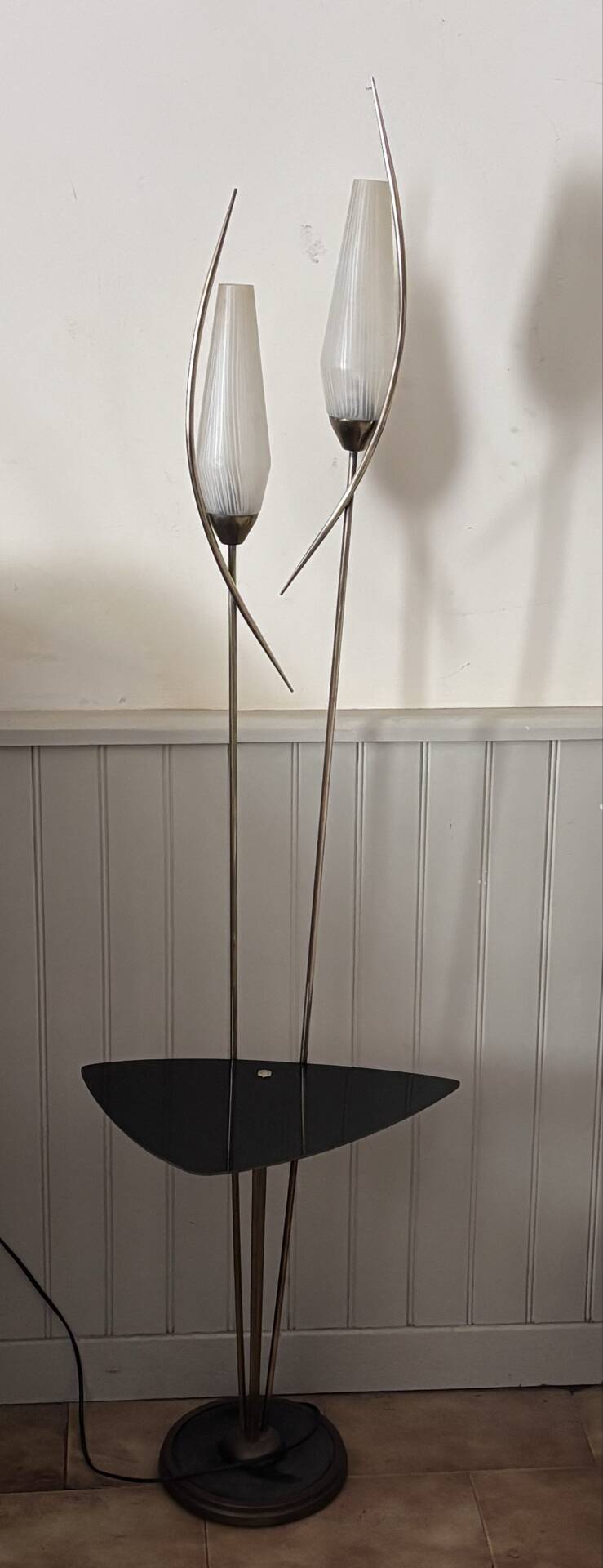 1950s Modernist Floor Lamp with Reading Light, brass and filigree glass.