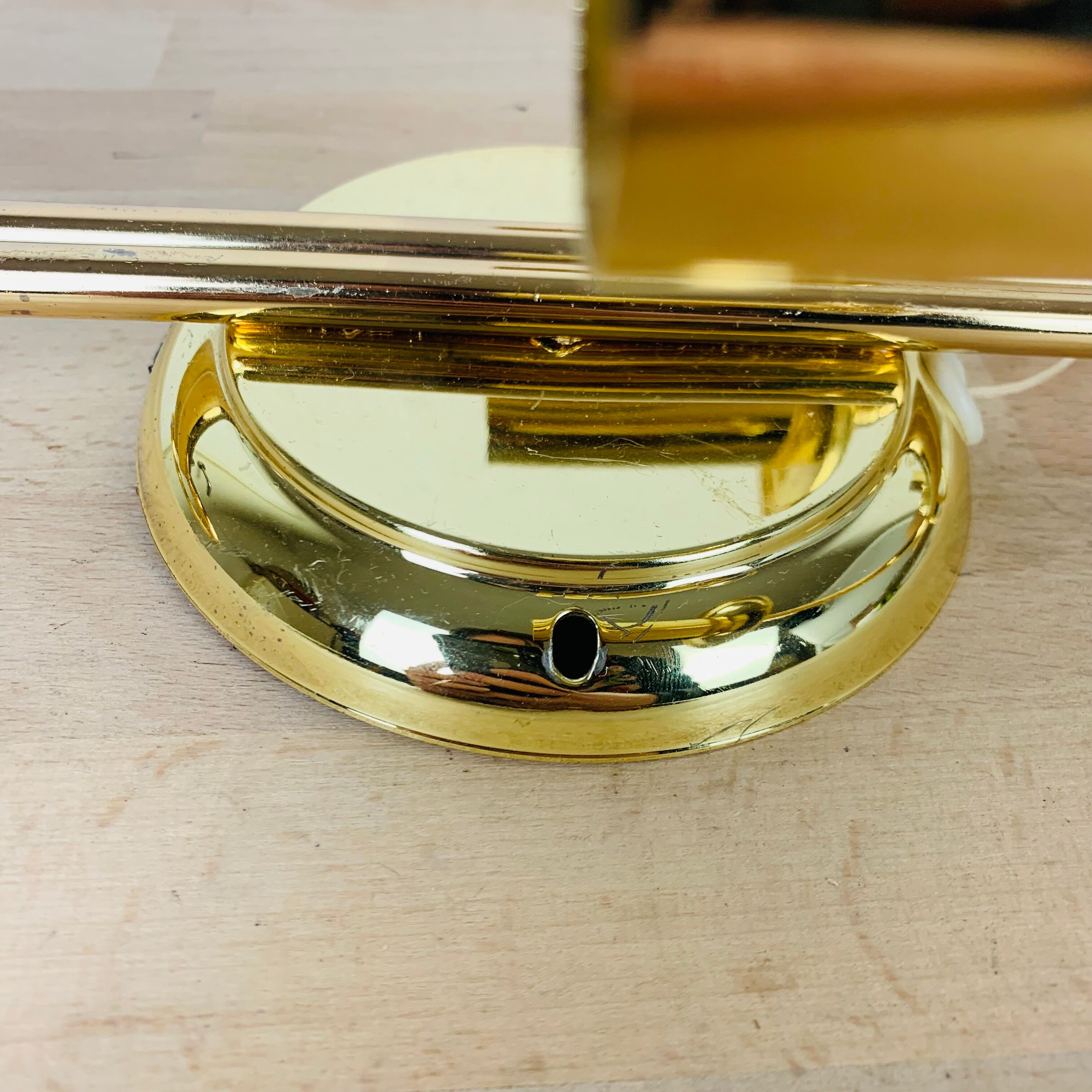 Pair of brass wall lamps Hollywood Regency Je Fassung