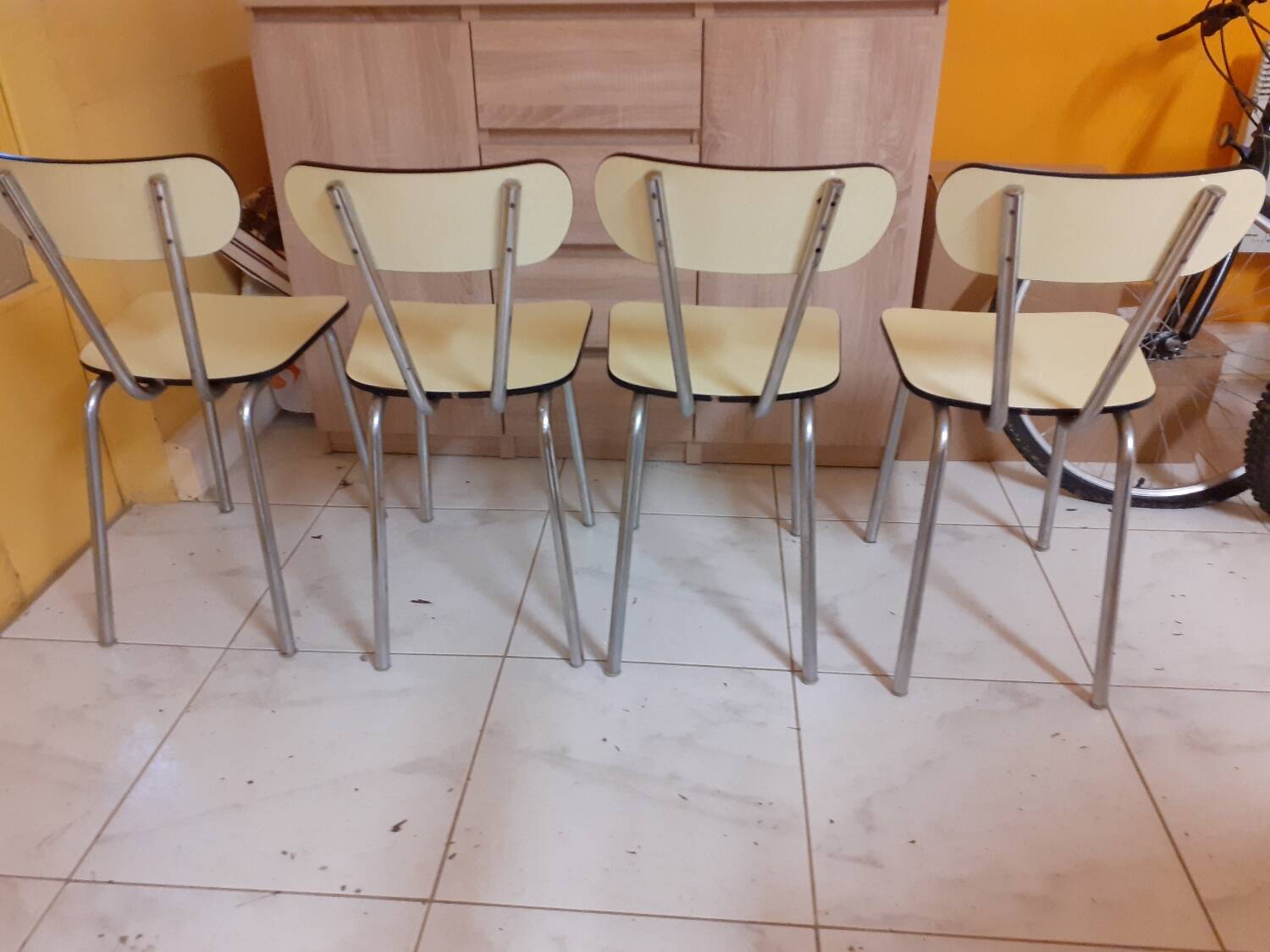 Formicat chairs