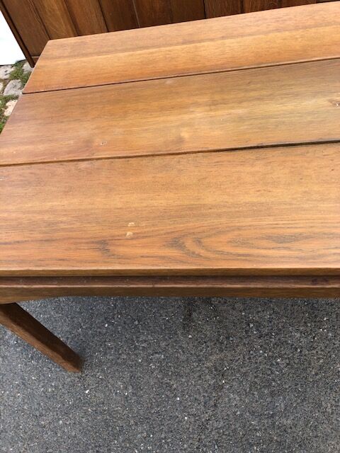 Scandinavian table with extensions