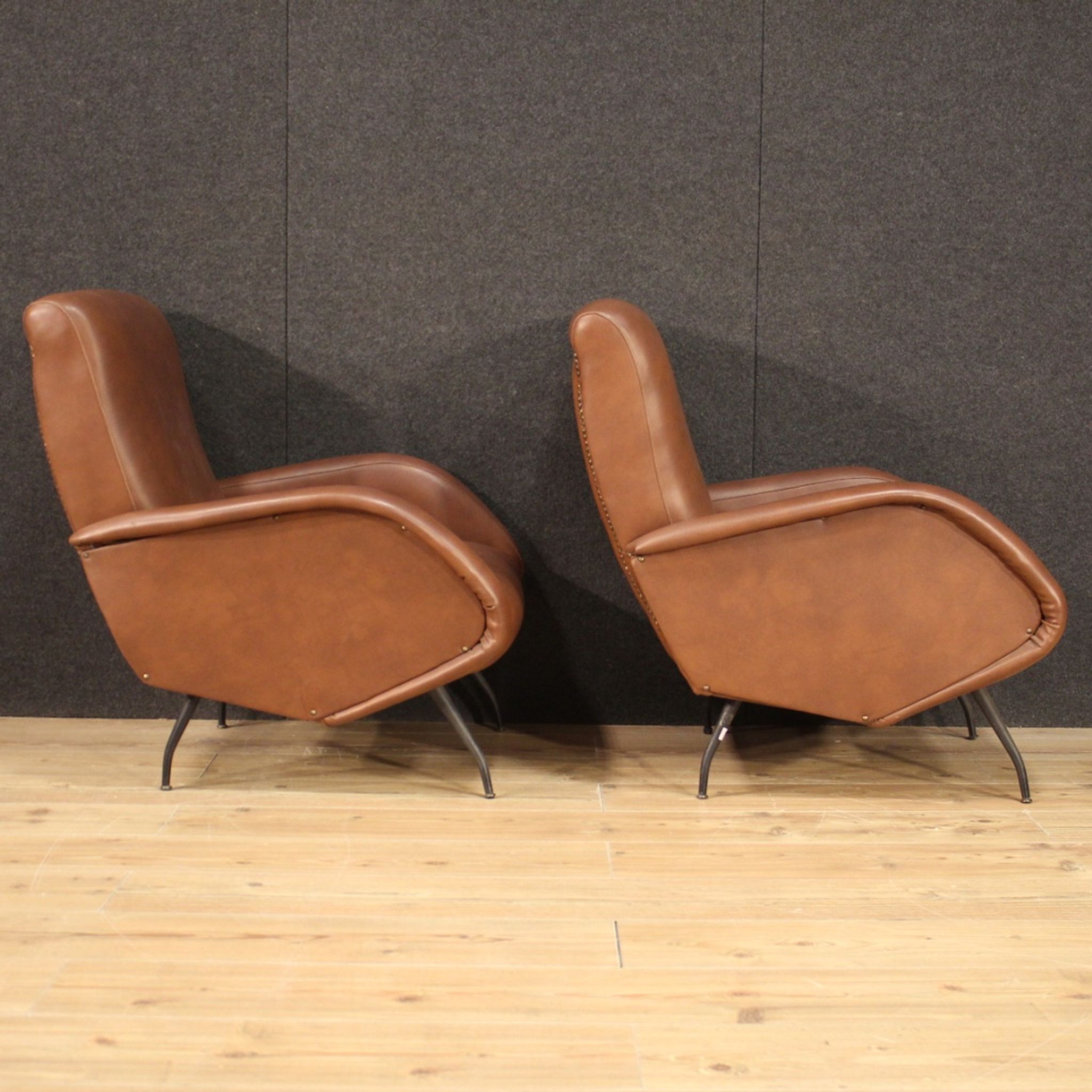 Belle paire de fauteuils des années 70