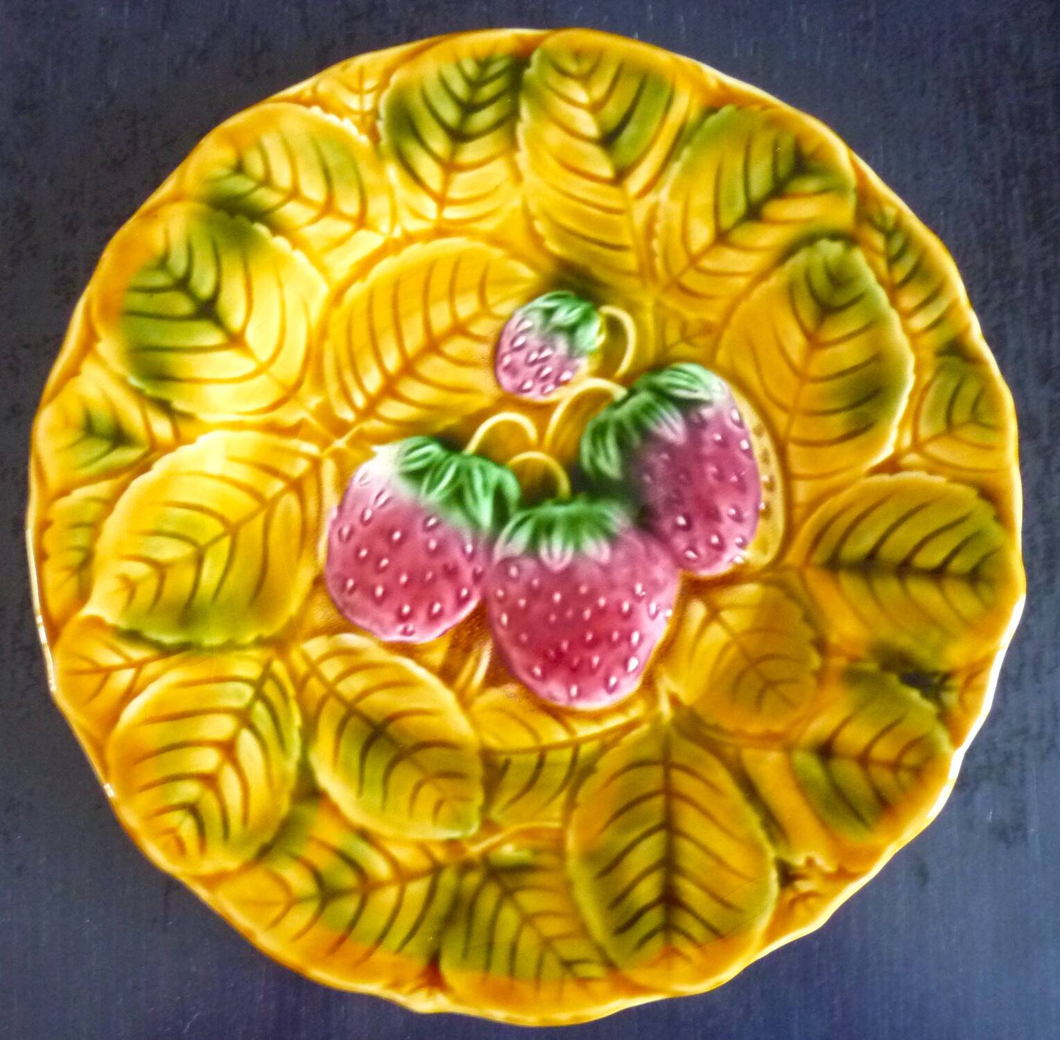 Dessert service of 12 barbotine plates, Sarreguemines, vintage