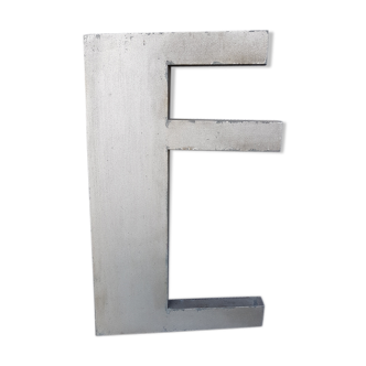 Lettre E art déco zinc gris