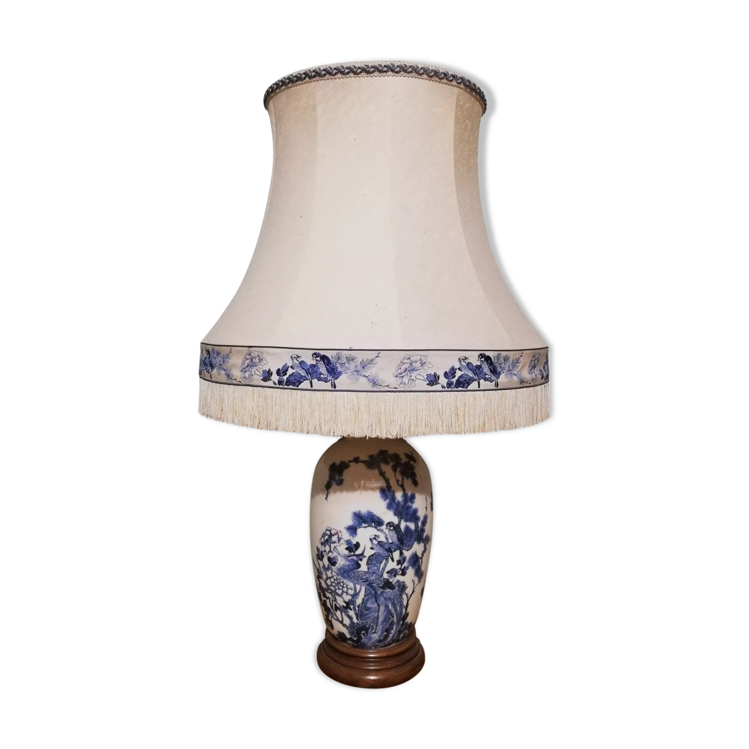 Ceramic lamp with Asian decoration with matching lampshade.