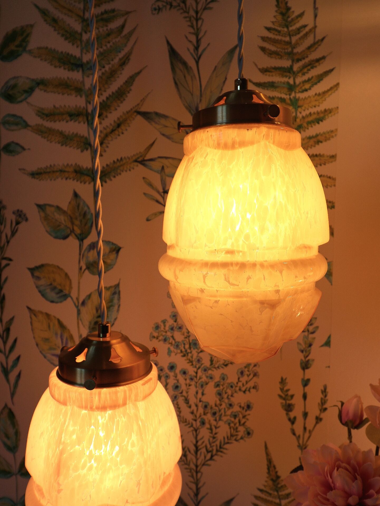 Art Deco glass suspensions from Clichy in pink – Skyscraper style