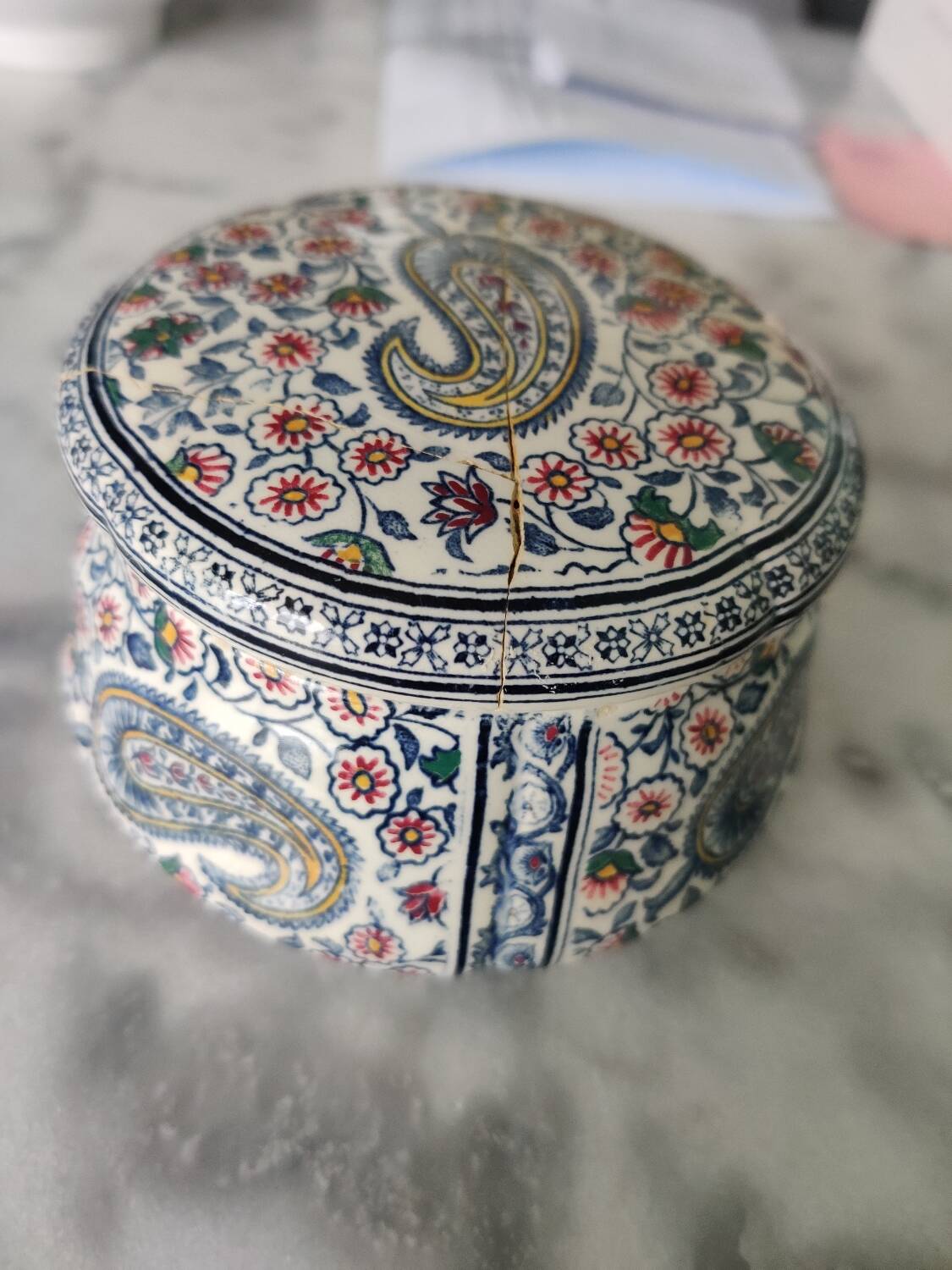Gien cashmere earthenware candy box
