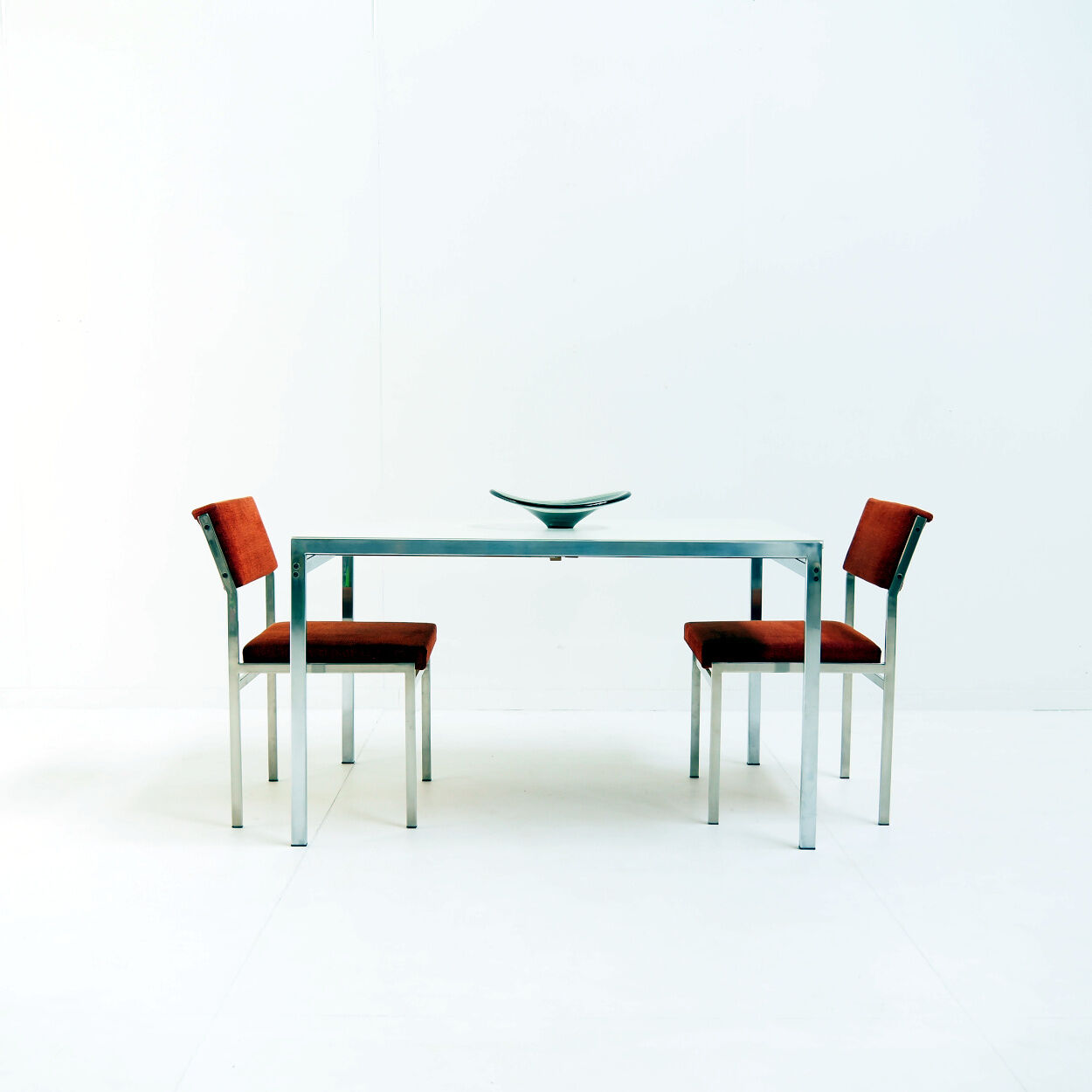 TU30 extandable table with 2 matching chairs by Cees Braakman for Pastoe
