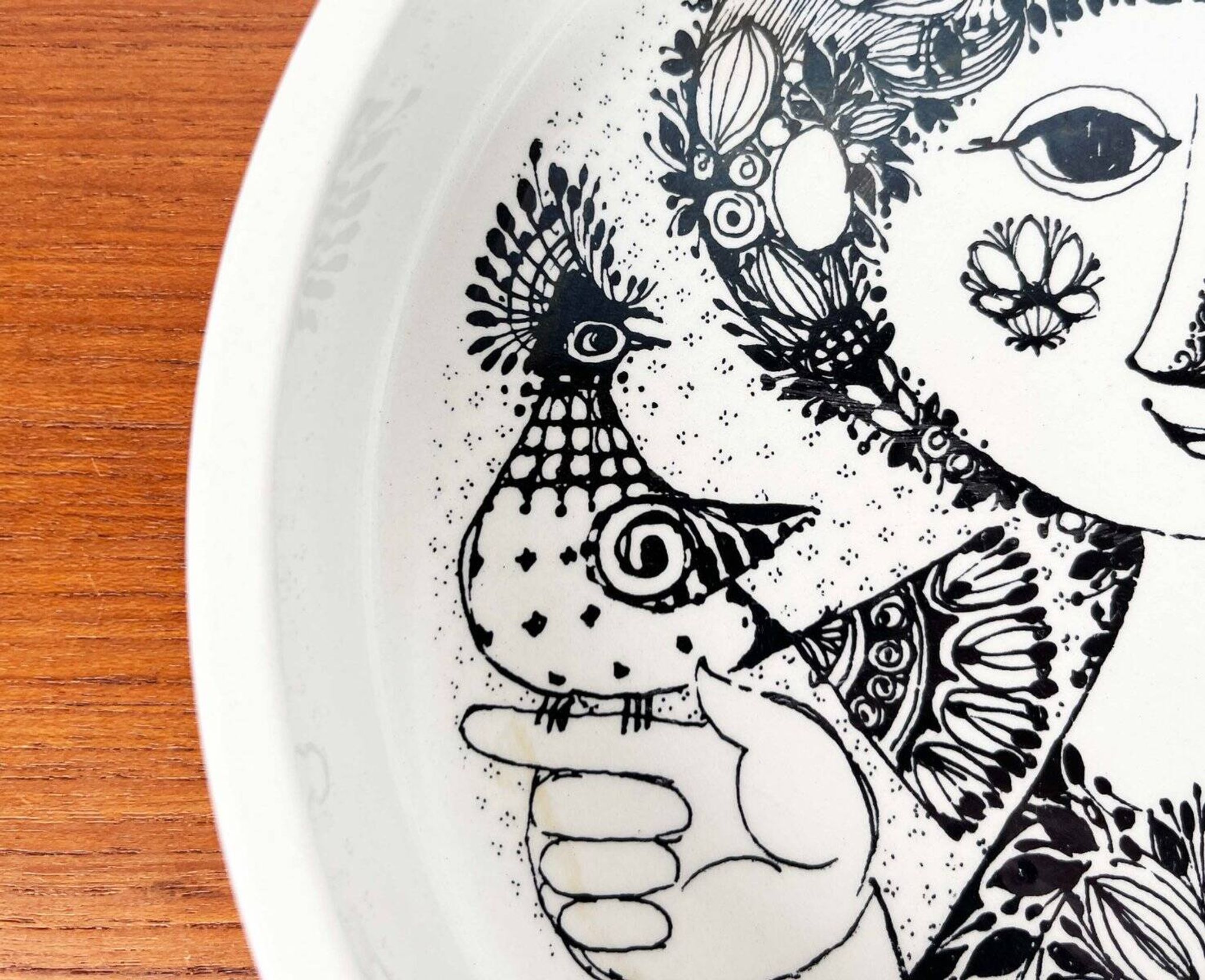 Modern Danish Flora bowl from the mid-century by Bjørn Wiinblad for Nymölle, Denmark, 1960s.