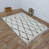 Azilal Berber rug in handmade wool 200 X 140 CM