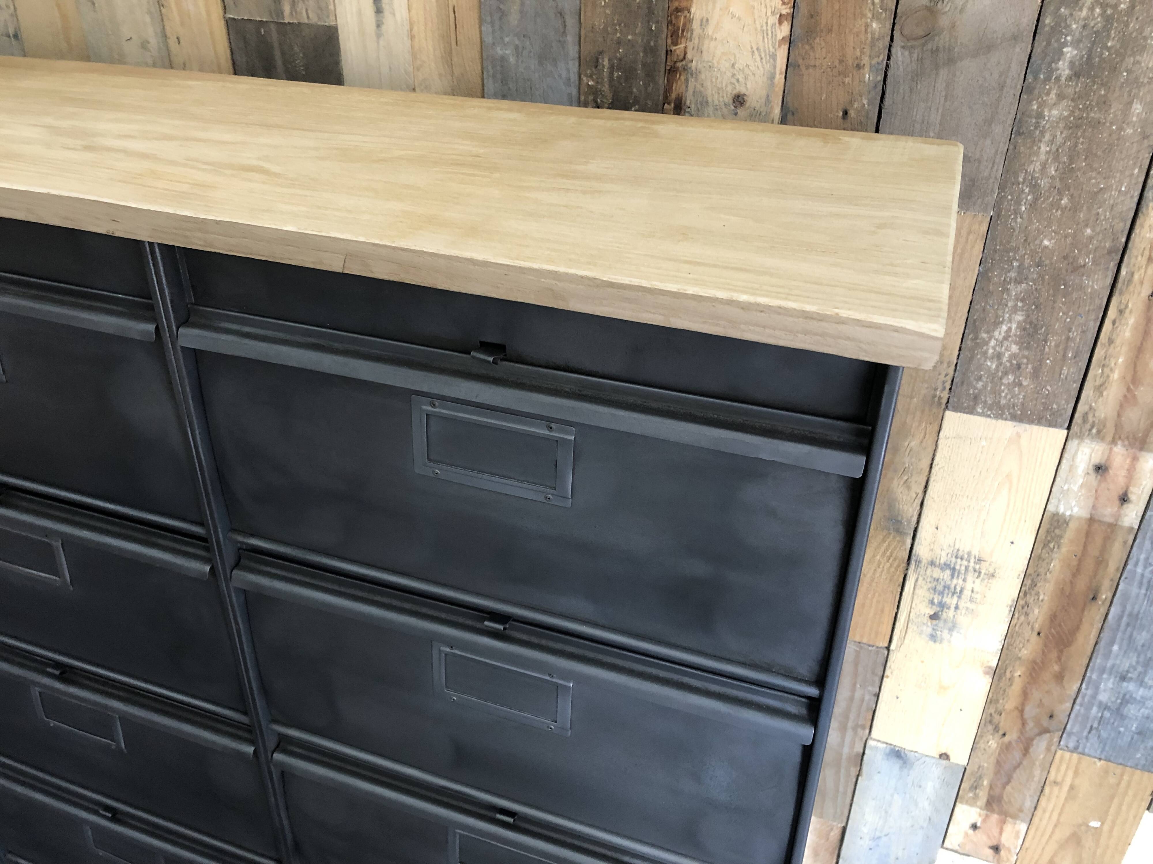 Ronéo industrial furniture with 15 shoe flaps