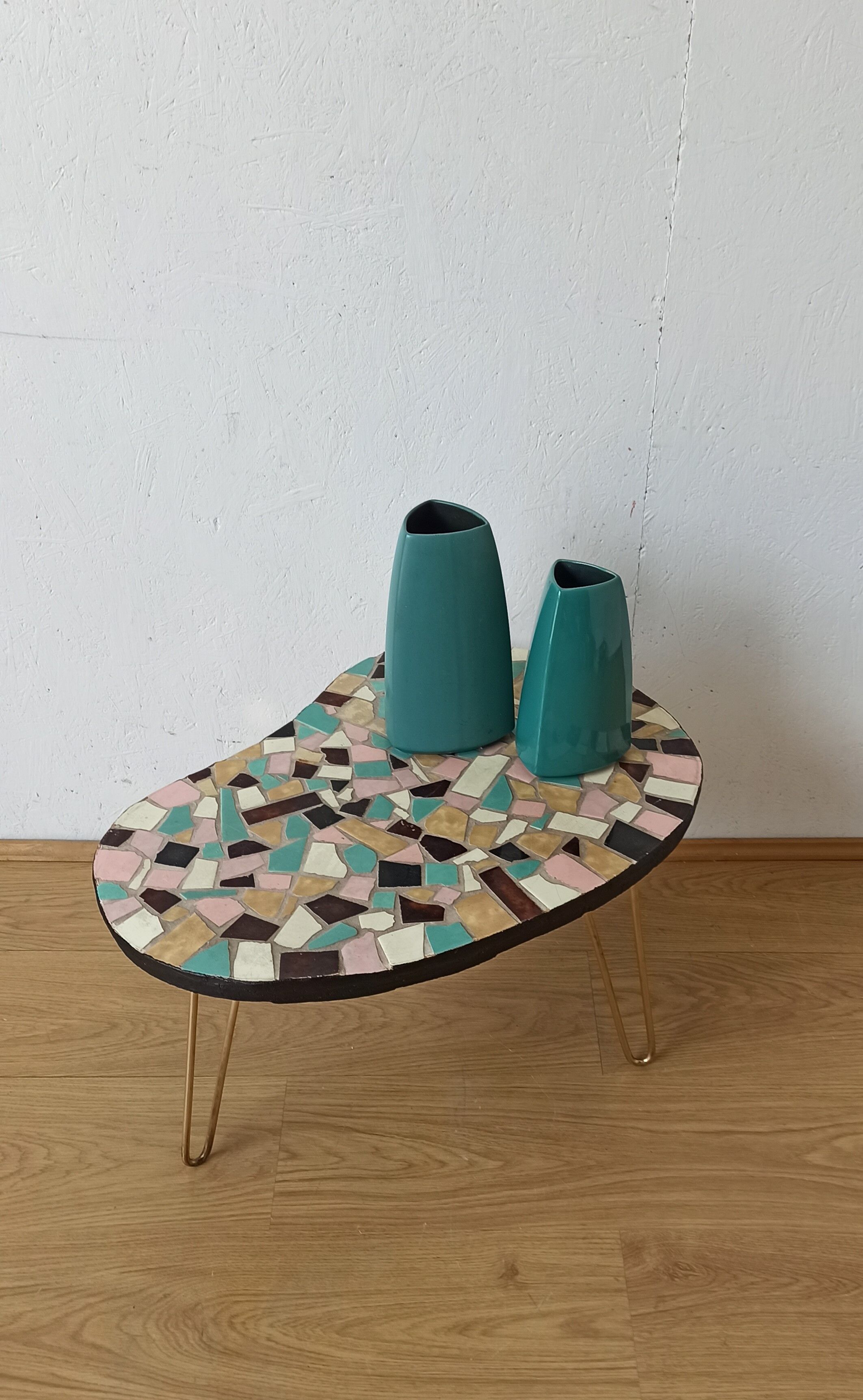 Unusual coffee table on three legs