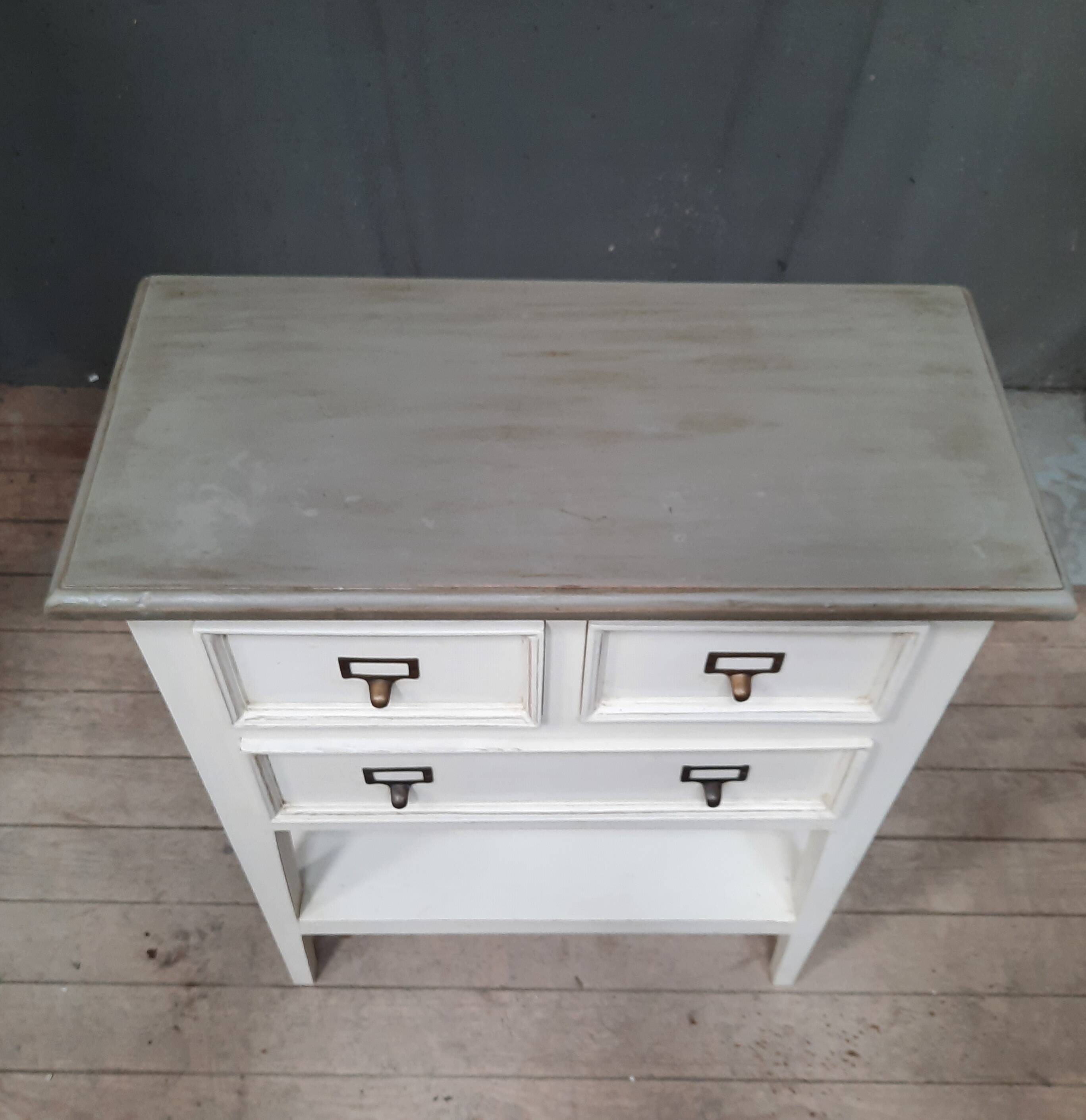 Painted cabinet with 3 drawers