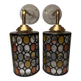 Paire d’appliques murales en verre vitrail