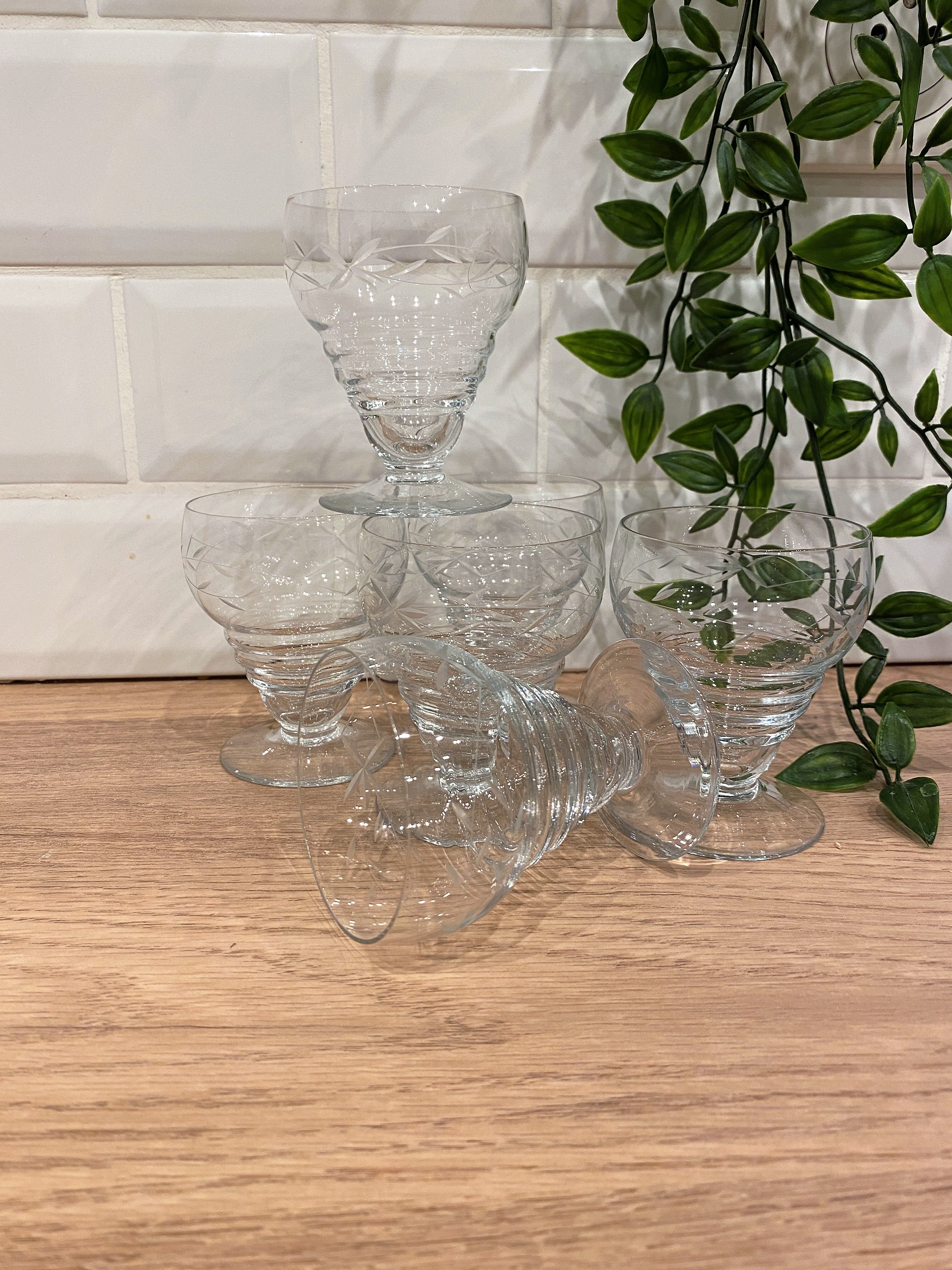 Set of 6 engraved wine glasses
