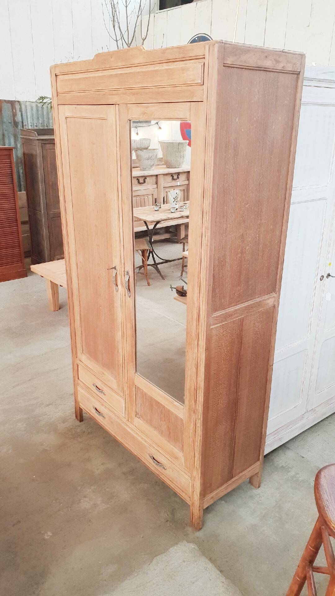 Old mirror cabinet